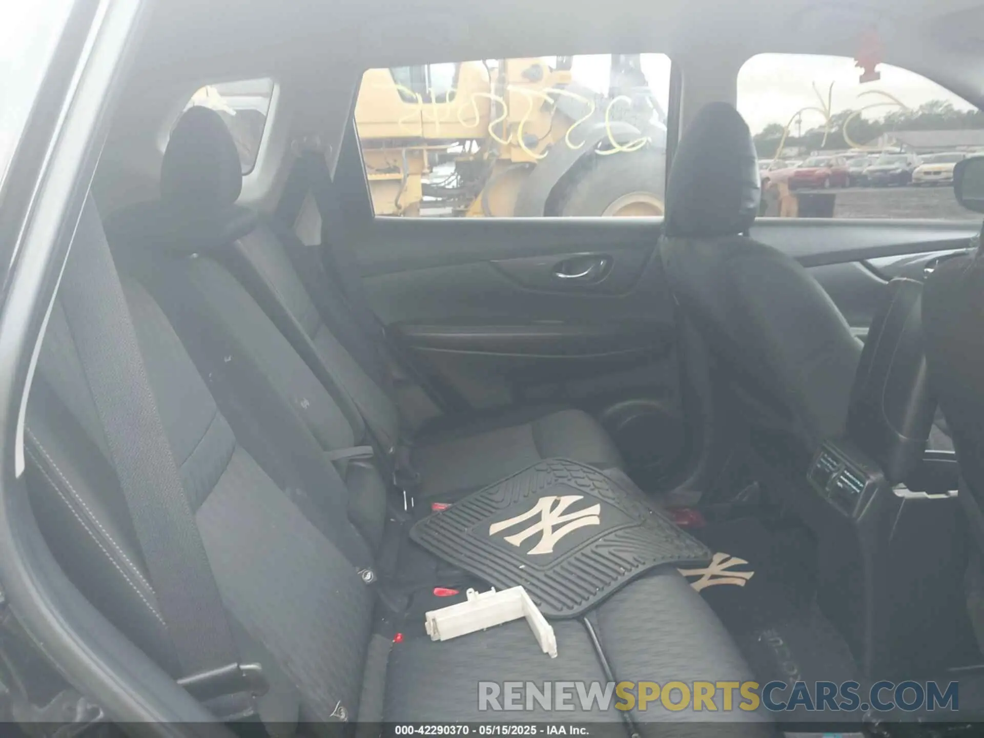 8 Photograph of a damaged car JN8AT2MT3LW003220 NISSAN ROGUE 2020