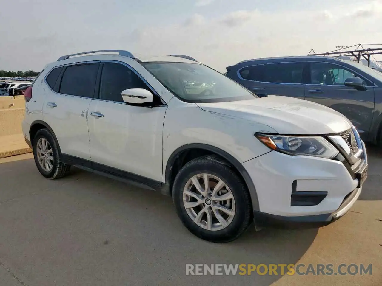 4 Photograph of a damaged car JN8AT2MT3LW011821 NISSAN ROGUE 2020