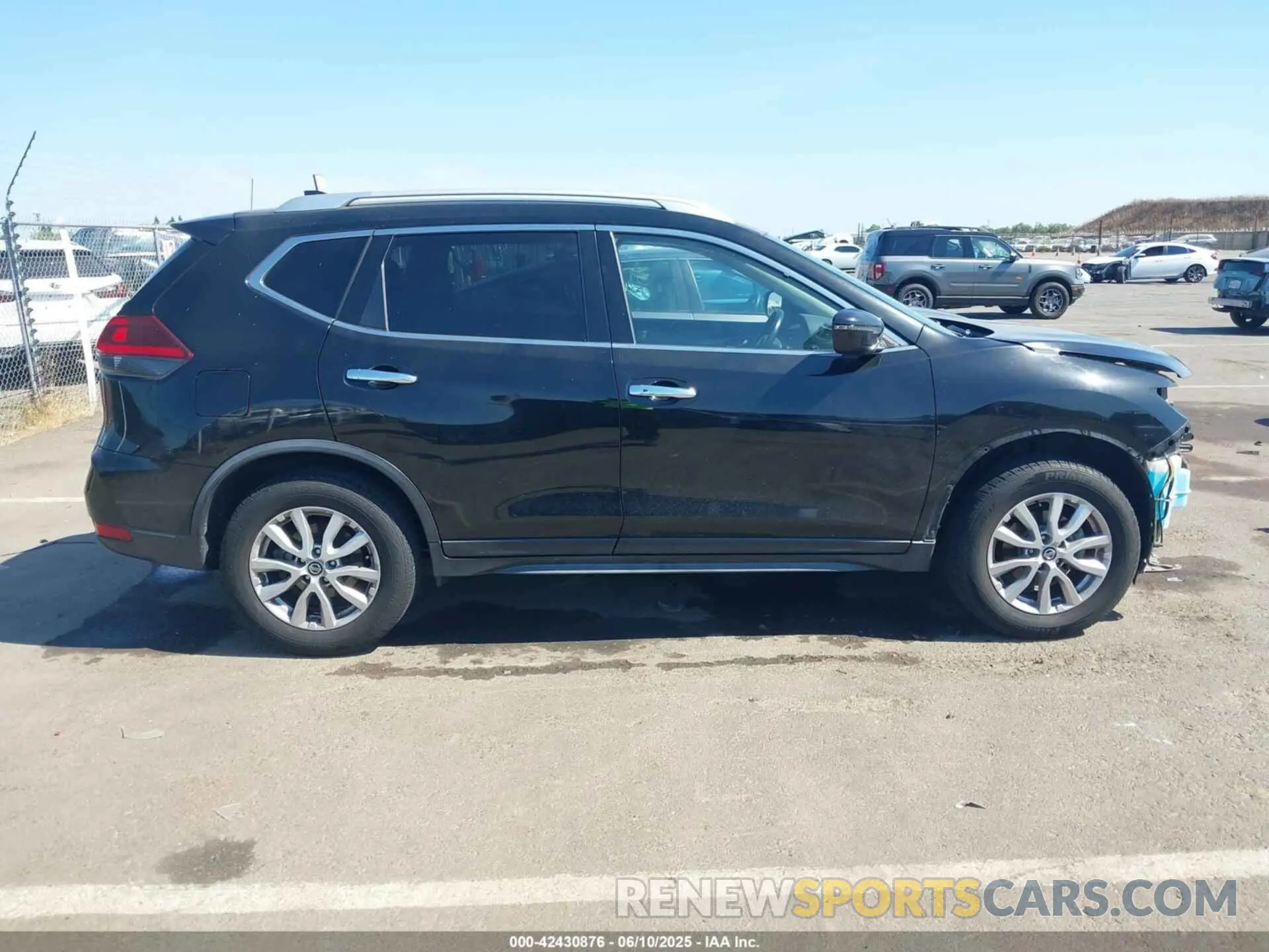 14 Photograph of a damaged car JN8AT2MT3LW039652 NISSAN ROGUE 2020