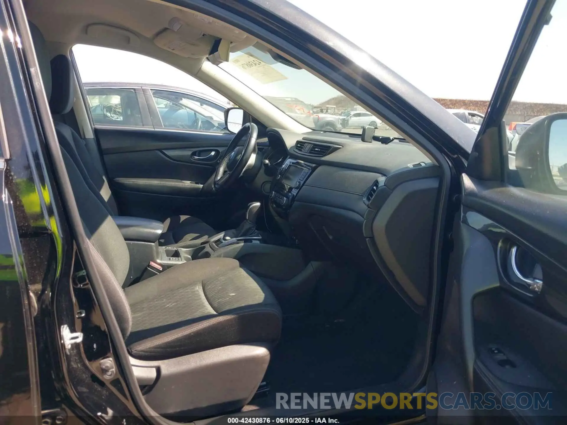5 Photograph of a damaged car JN8AT2MT3LW039652 NISSAN ROGUE 2020