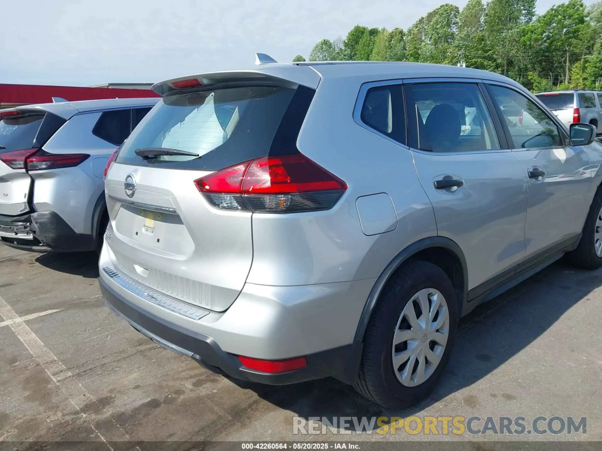 4 Photograph of a damaged car JN8AT2MT4LW003968 NISSAN ROGUE 2020