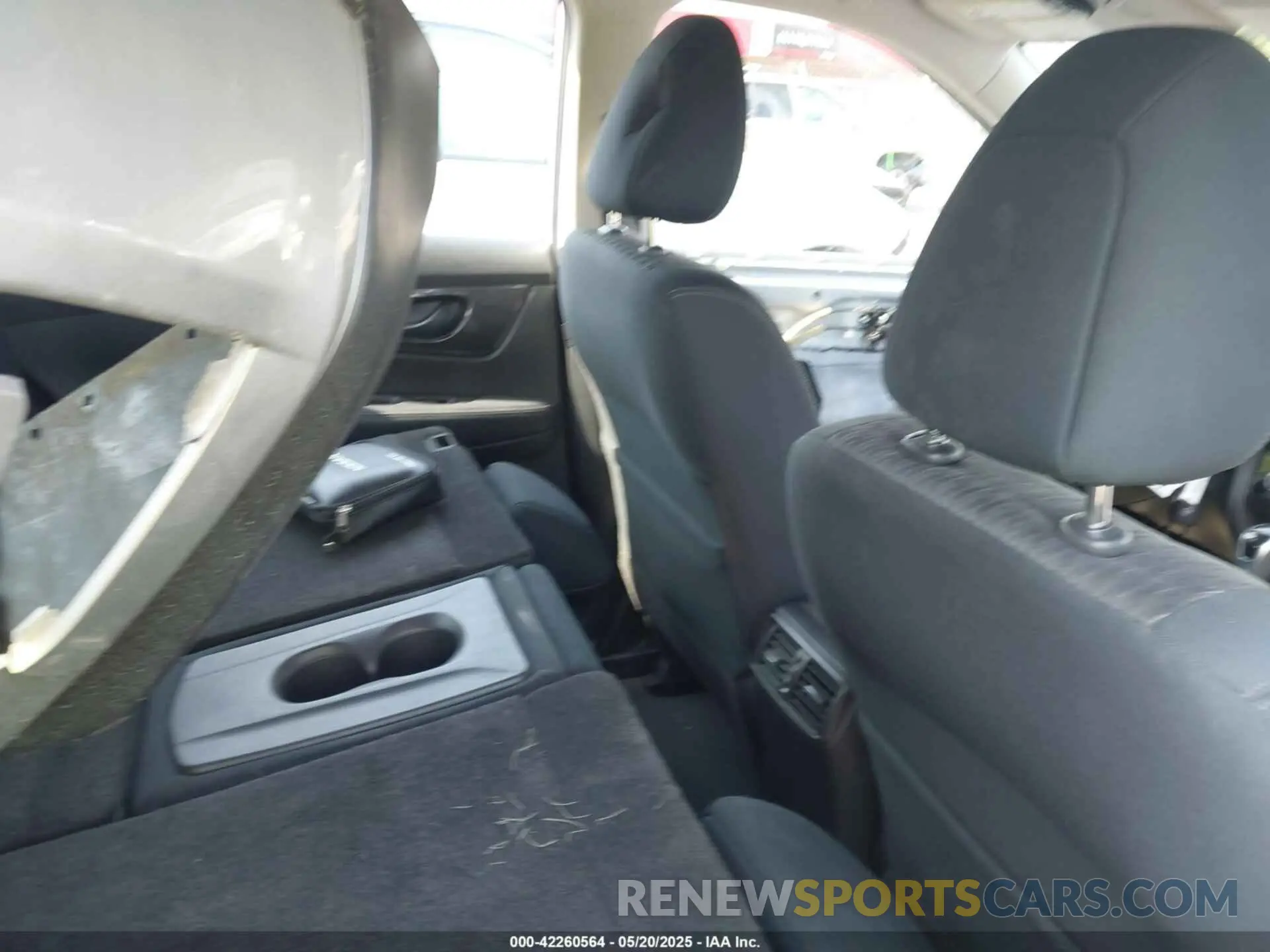 8 Photograph of a damaged car JN8AT2MT4LW003968 NISSAN ROGUE 2020