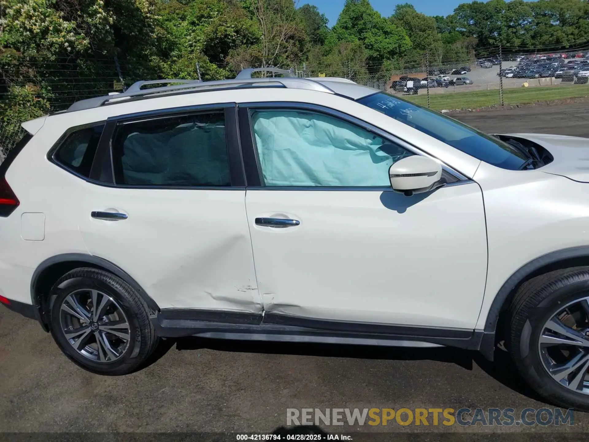 13 Photograph of a damaged car JN8AT2MT4LW007258 NISSAN ROGUE 2020