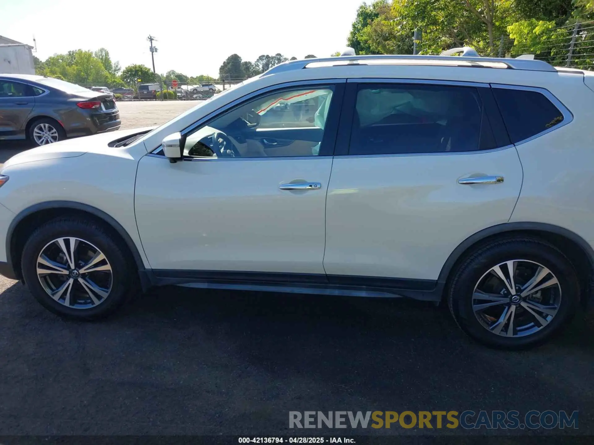 14 Photograph of a damaged car JN8AT2MT4LW007258 NISSAN ROGUE 2020