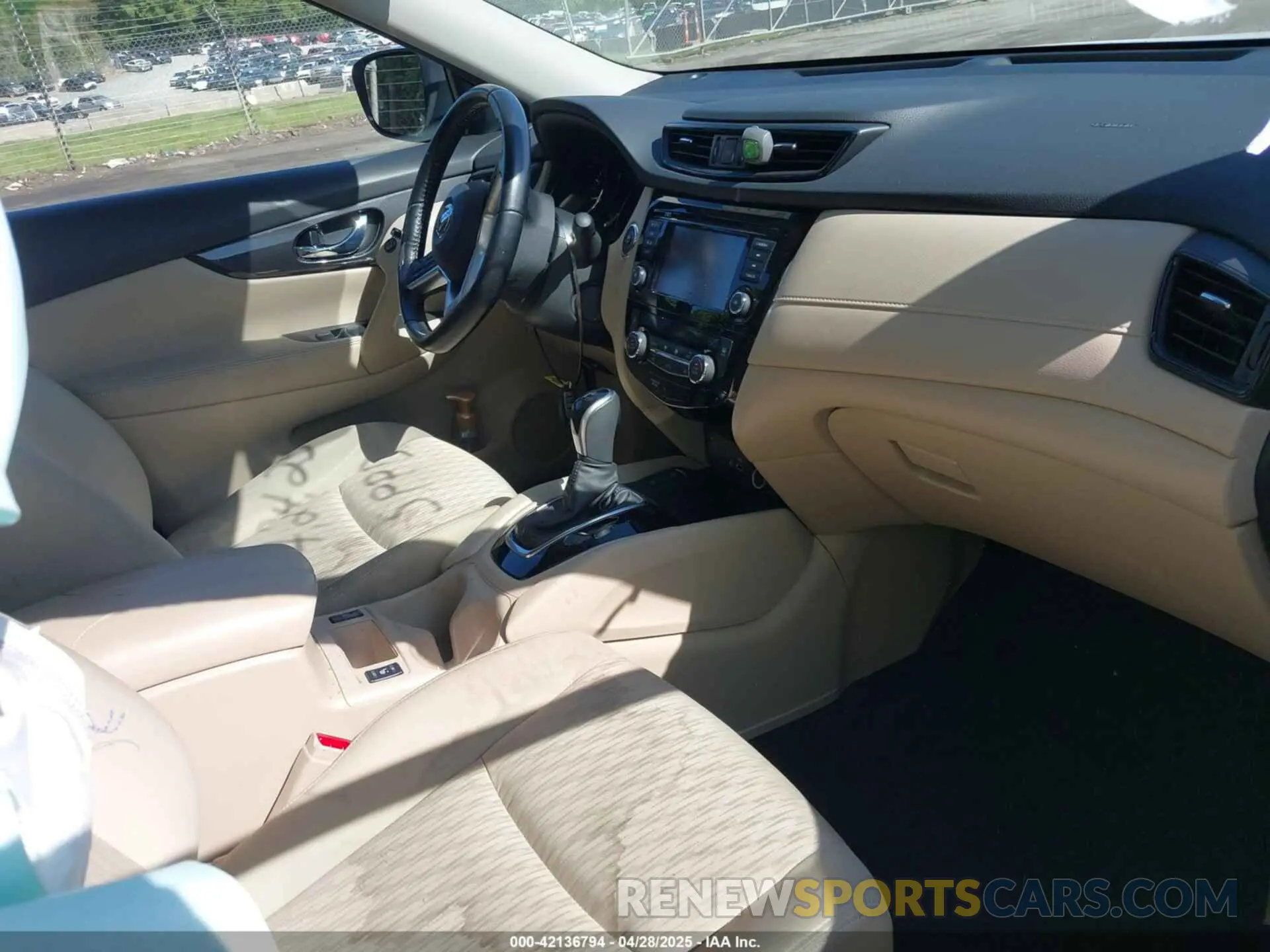 5 Photograph of a damaged car JN8AT2MT4LW007258 NISSAN ROGUE 2020