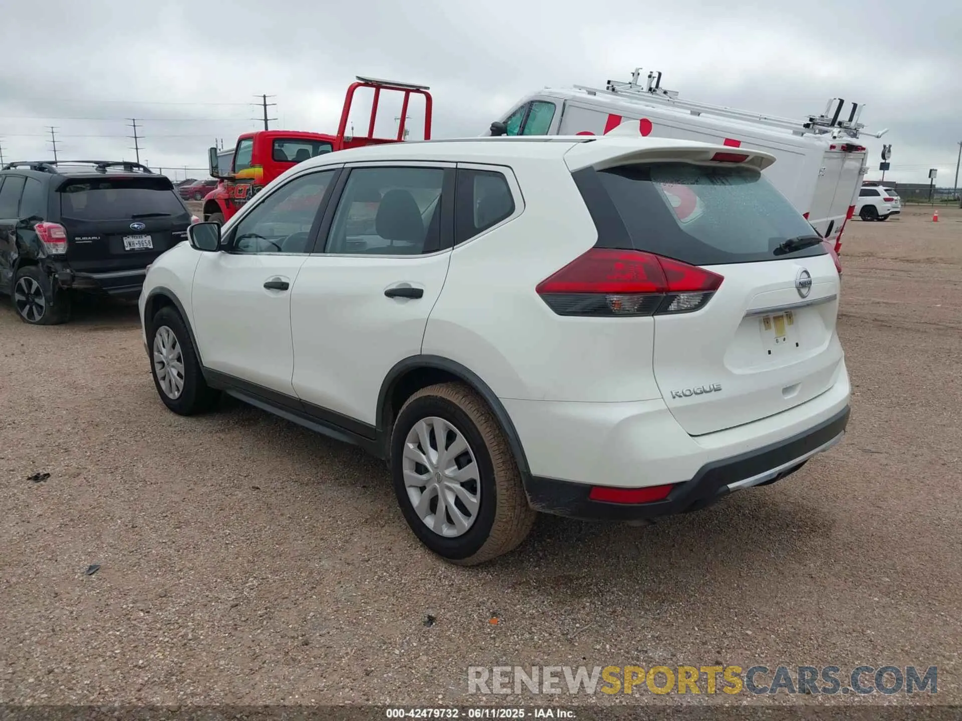 3 Photograph of a damaged car JN8AT2MT4LW013111 NISSAN ROGUE 2020