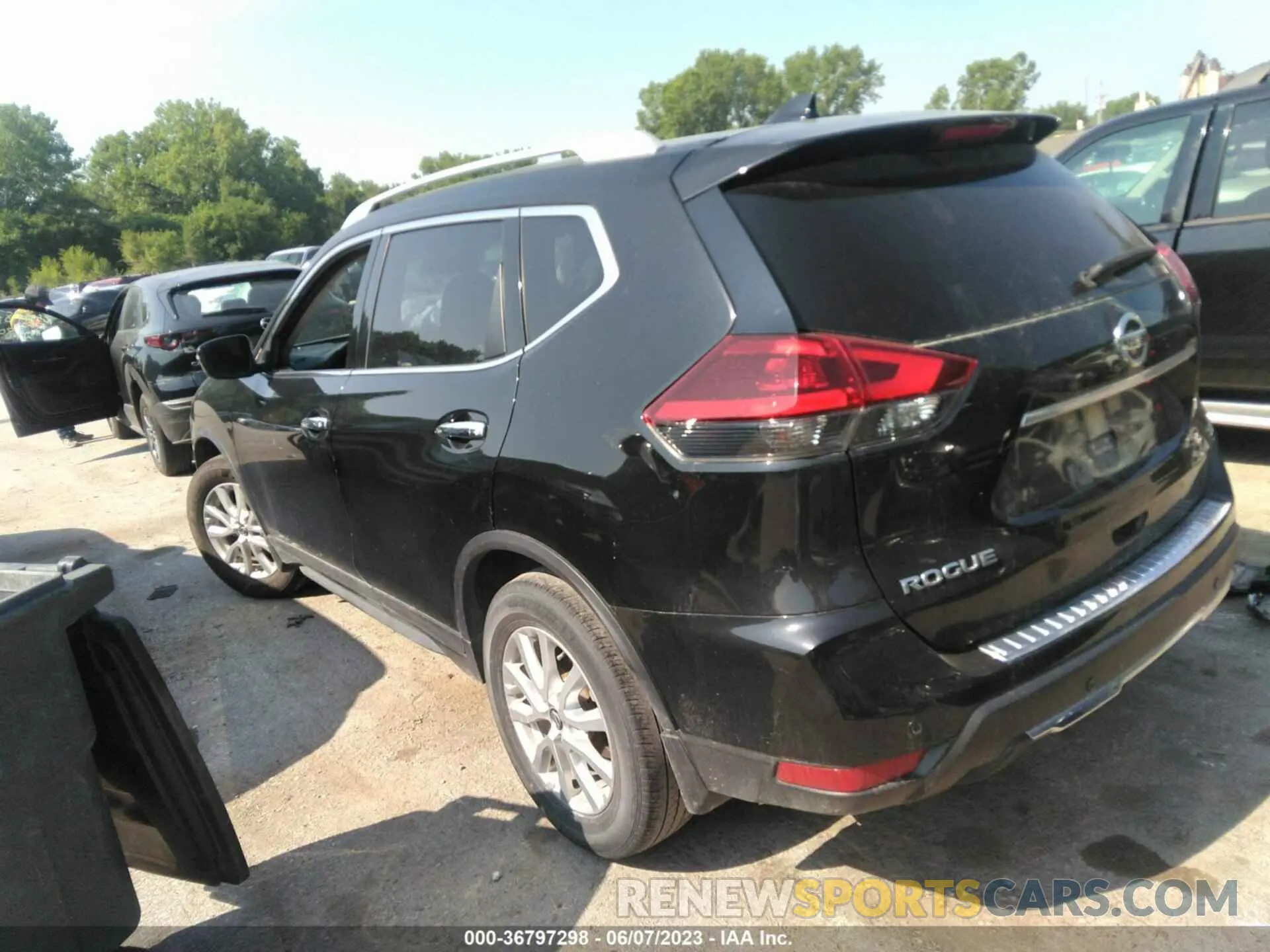 3 Photograph of a damaged car JN8AT2MT4LW033388 NISSAN ROGUE 2020