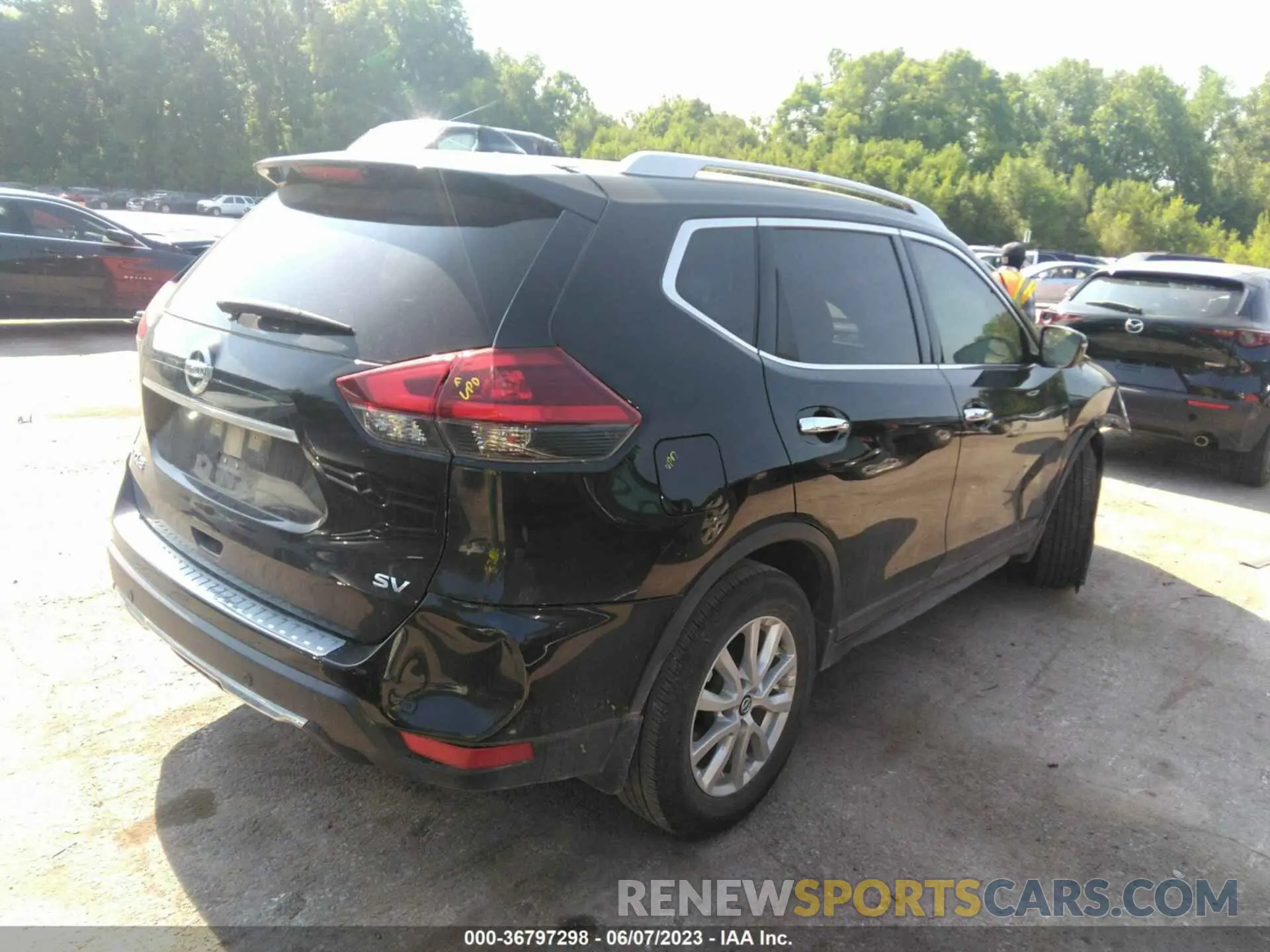 4 Photograph of a damaged car JN8AT2MT4LW033388 NISSAN ROGUE 2020