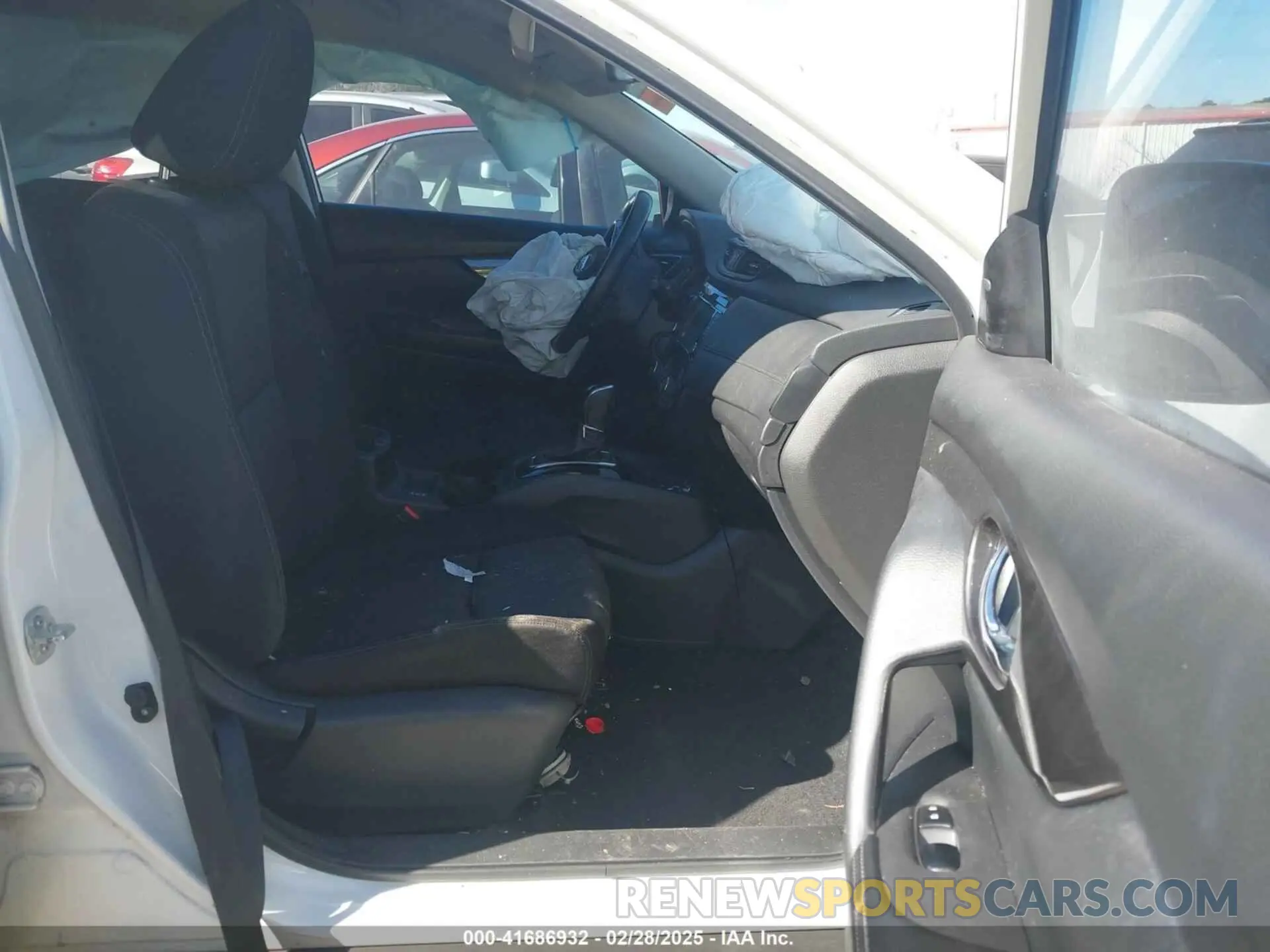 5 Photograph of a damaged car JN8AT2MT4LW043452 NISSAN ROGUE 2020