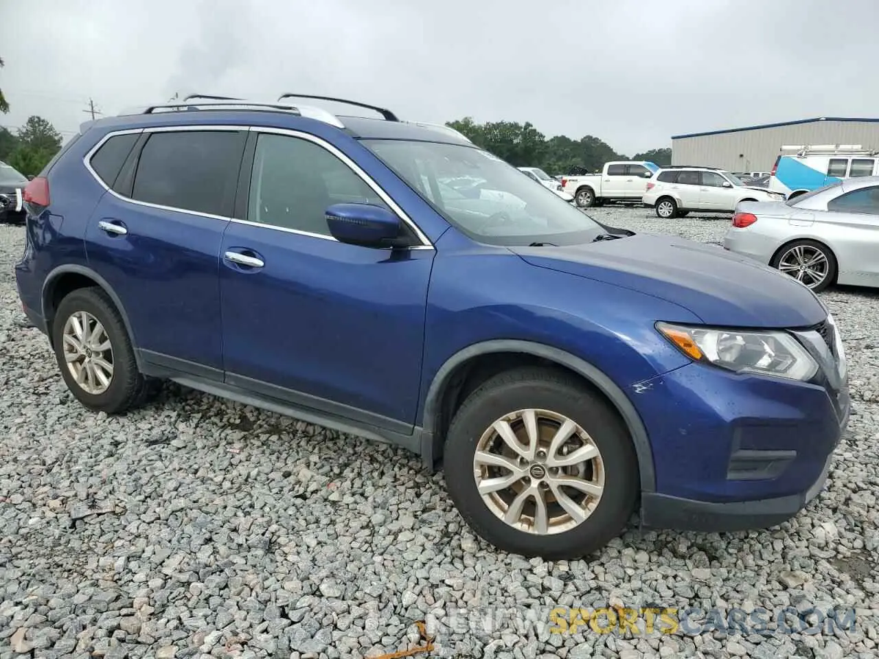 4 Photograph of a damaged car JN8AT2MT5LW005986 NISSAN ROGUE 2020