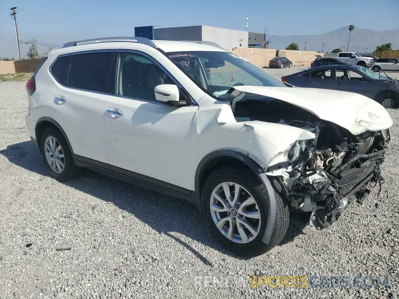 4 Photograph of a damaged car JN8AT2MT5LW012467 NISSAN ROGUE 2020