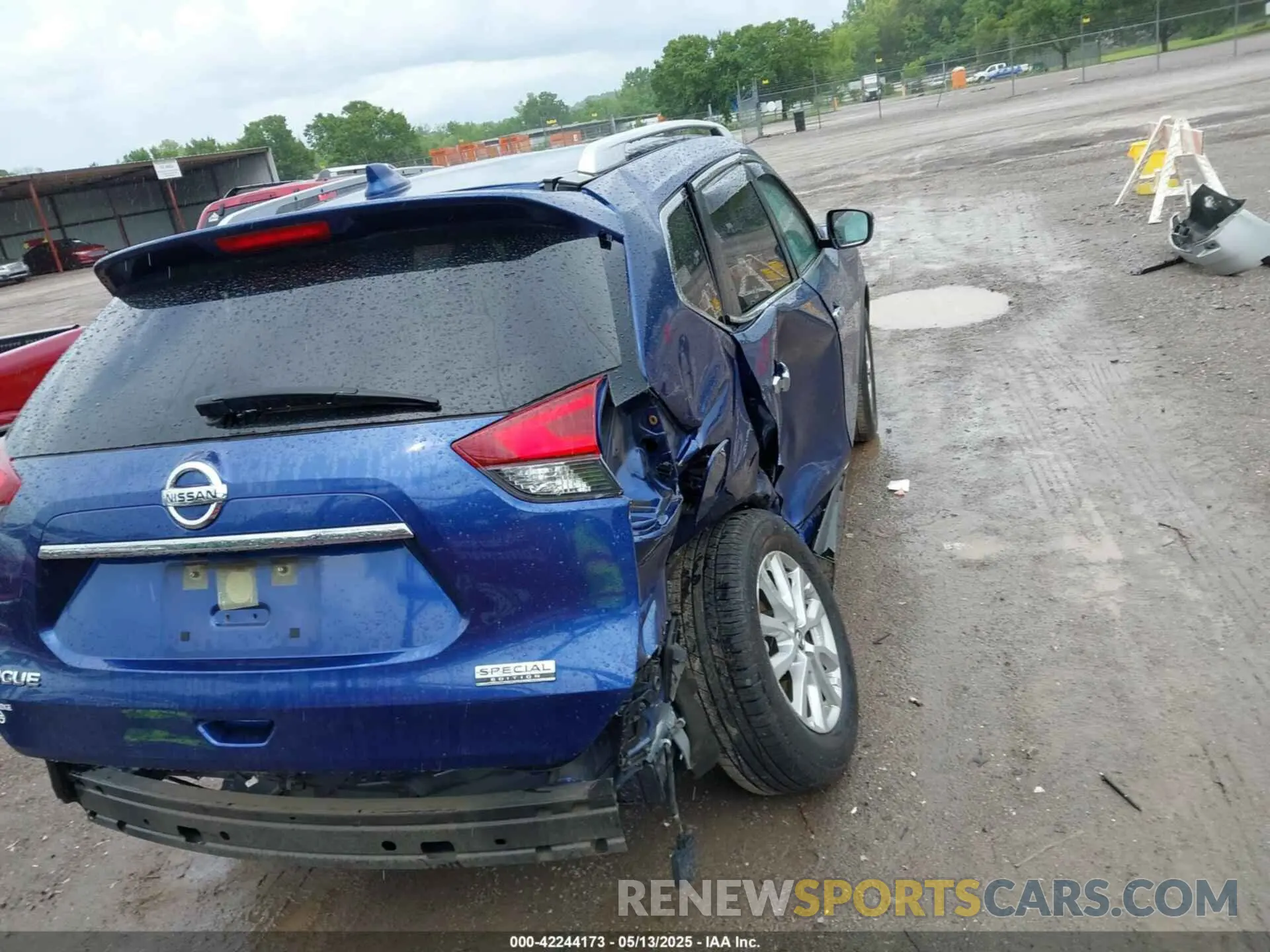 17 Photograph of a damaged car JN8AT2MT5LW036008 NISSAN ROGUE 2020
