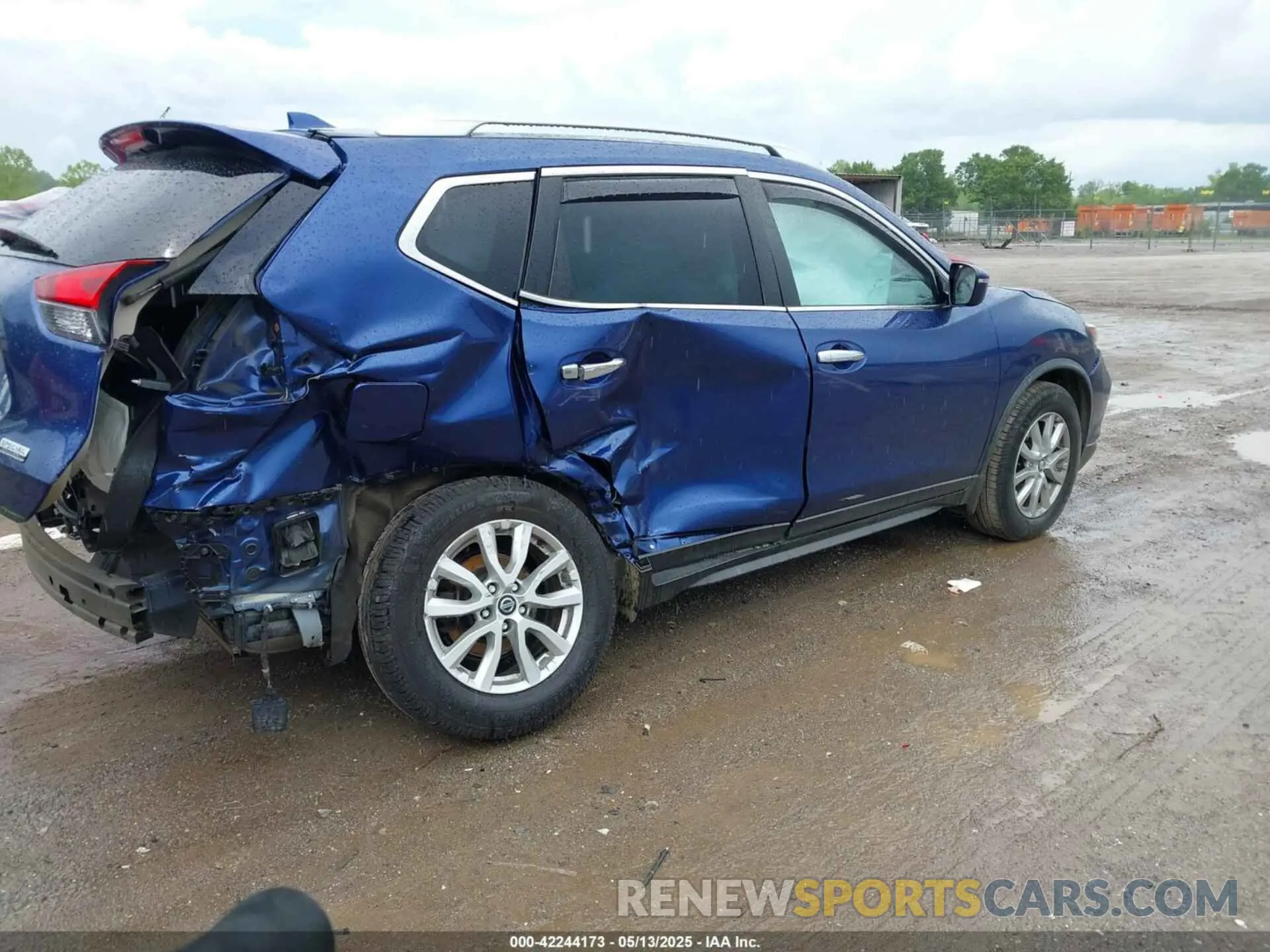 4 Photograph of a damaged car JN8AT2MT5LW036008 NISSAN ROGUE 2020