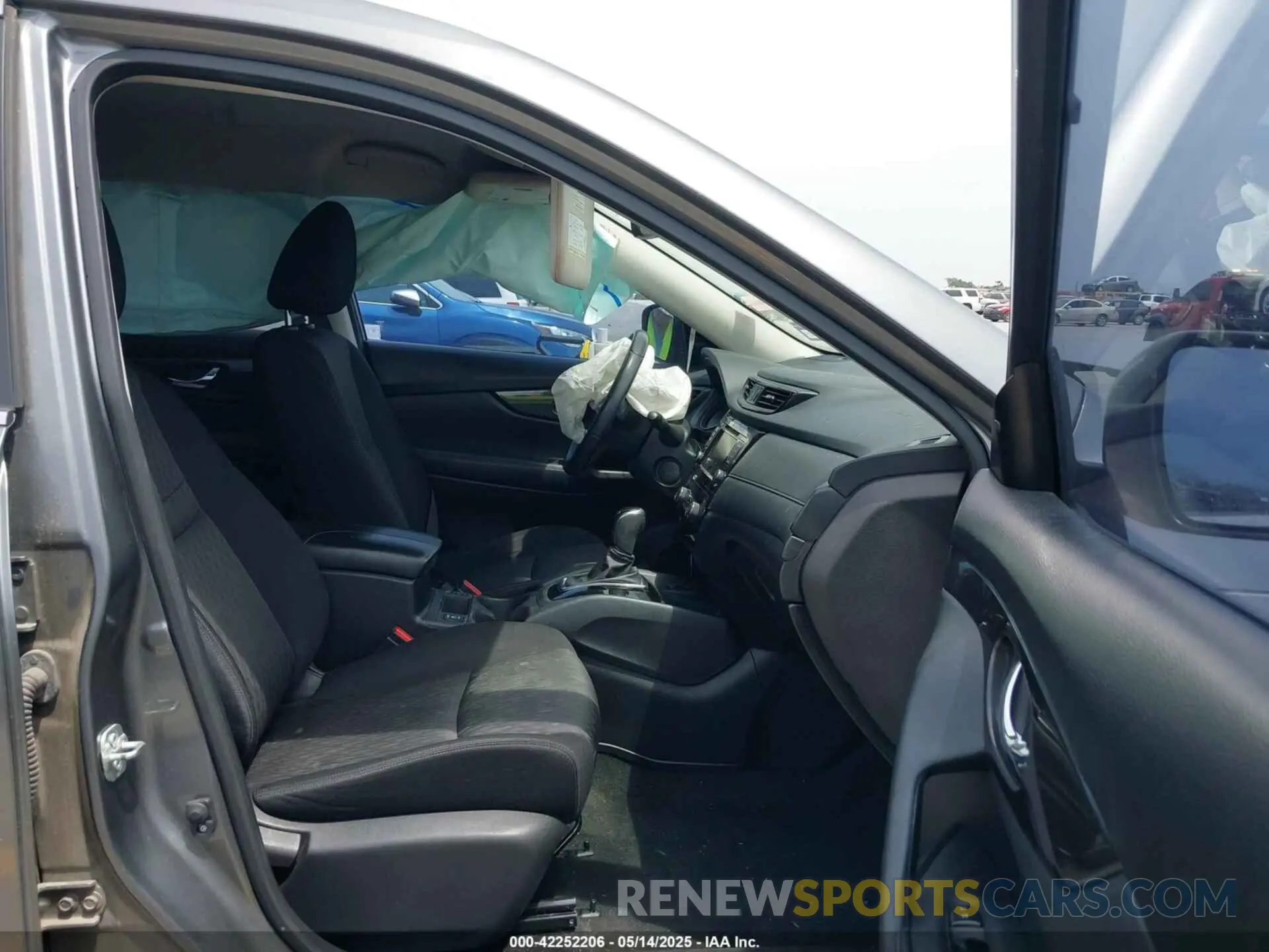 5 Photograph of a damaged car JN8AT2MT6LW000585 NISSAN ROGUE 2020