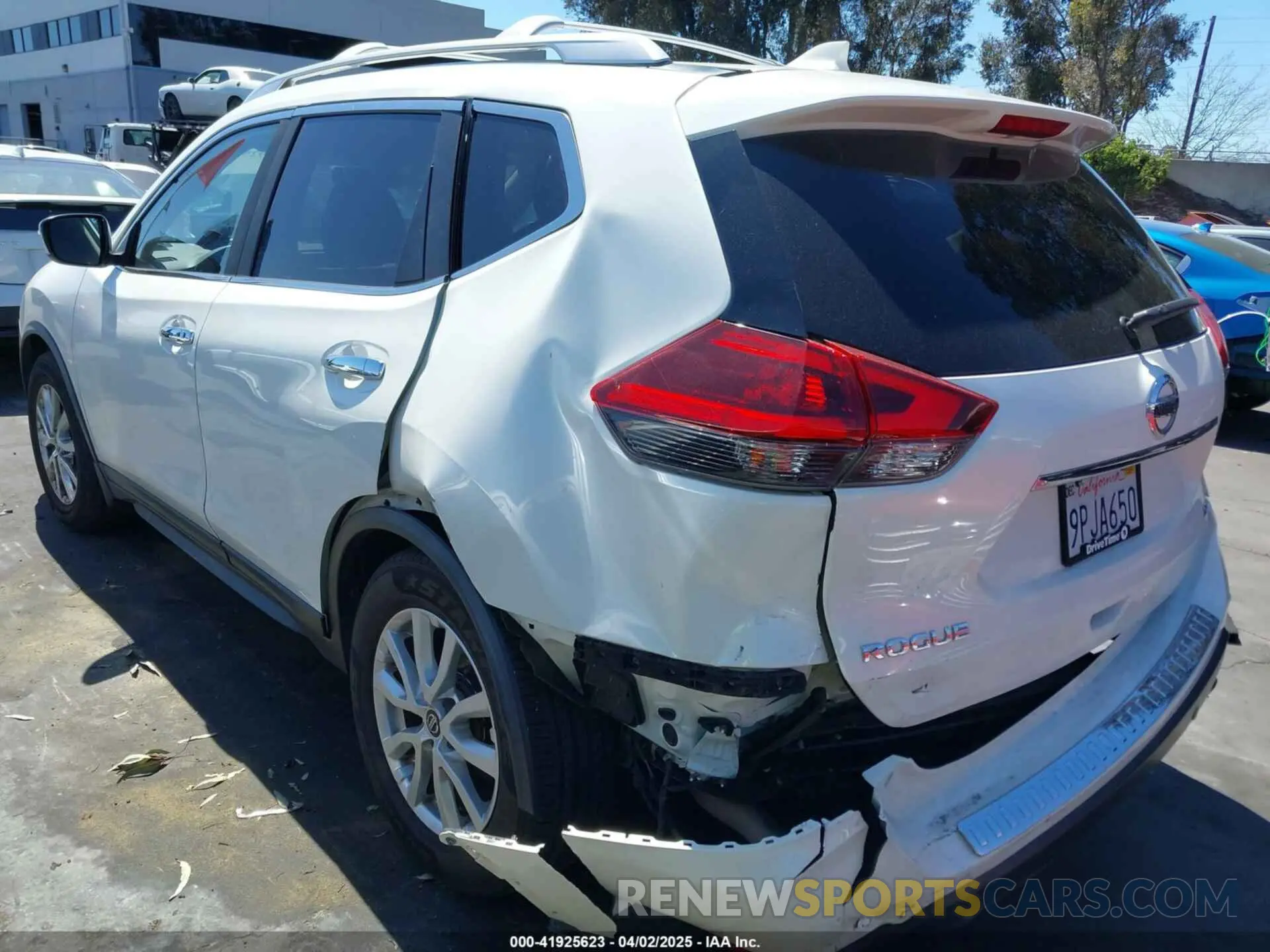 3 Photograph of a damaged car JN8AT2MT6LW003230 NISSAN ROGUE 2020