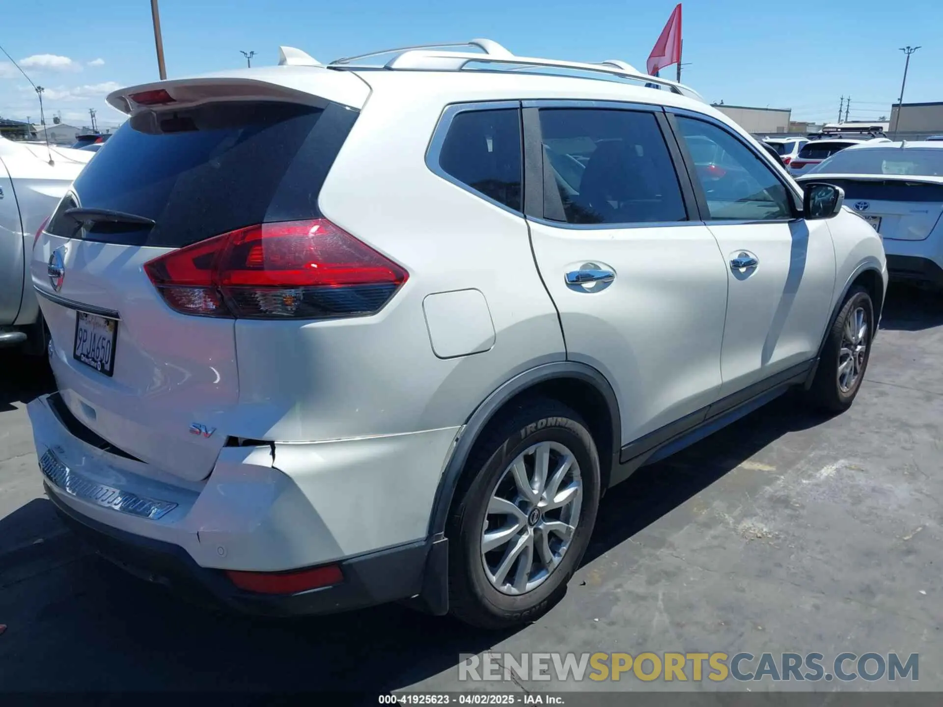 4 Photograph of a damaged car JN8AT2MT6LW003230 NISSAN ROGUE 2020