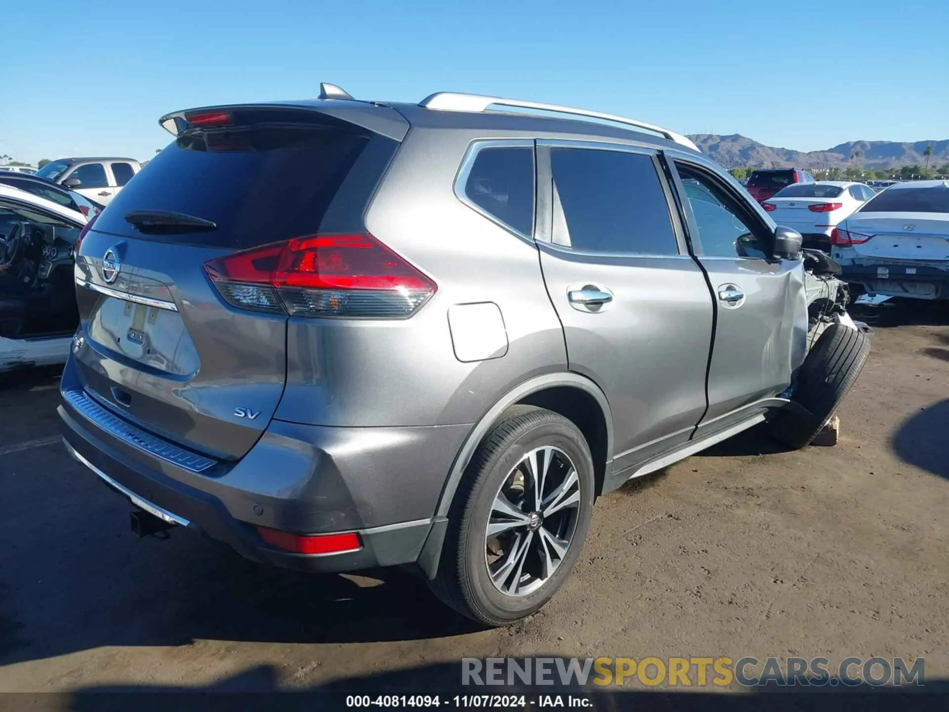 4 Photograph of a damaged car JN8AT2MT6LW012204 NISSAN ROGUE 2020