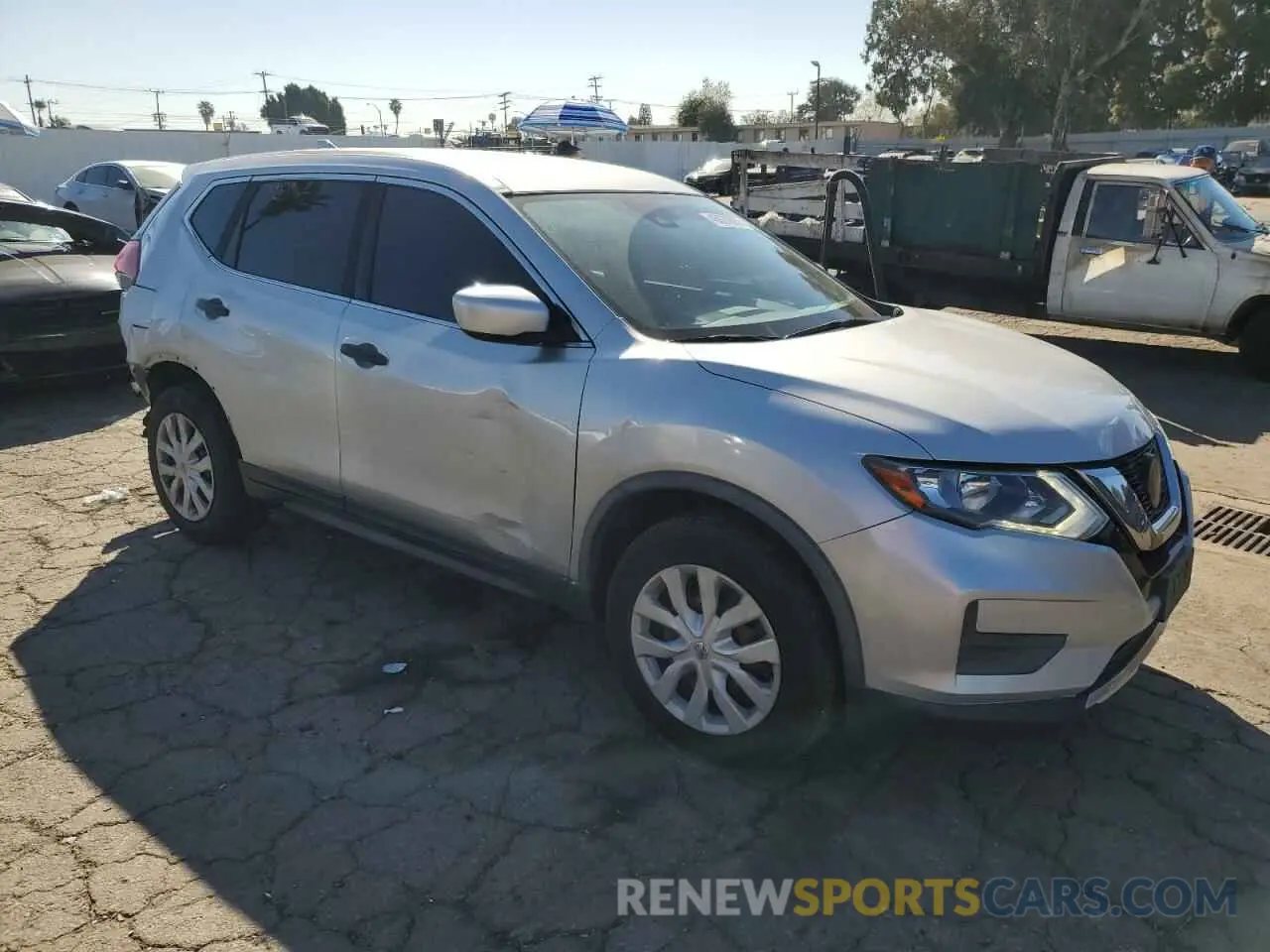 4 Photograph of a damaged car JN8AT2MT6LW032162 NISSAN ROGUE 2020
