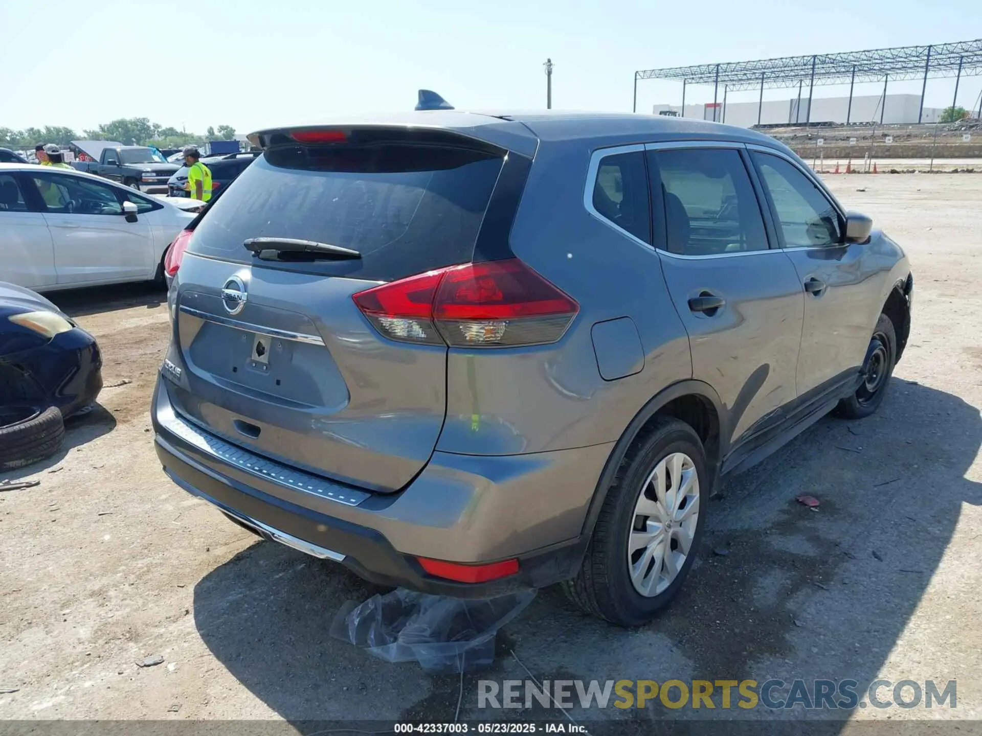 4 Photograph of a damaged car JN8AT2MT6LW032730 NISSAN ROGUE 2020