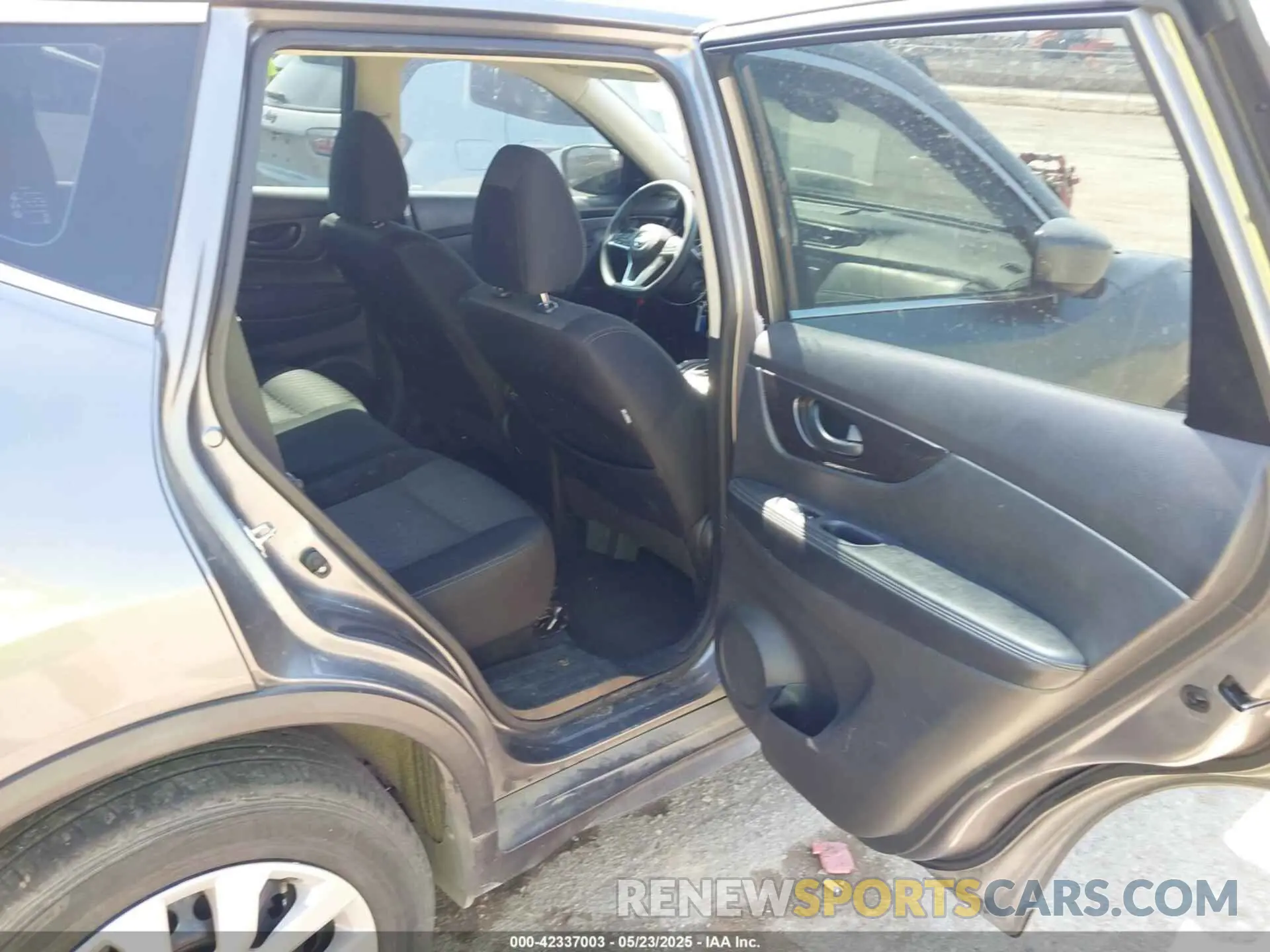 8 Photograph of a damaged car JN8AT2MT6LW032730 NISSAN ROGUE 2020