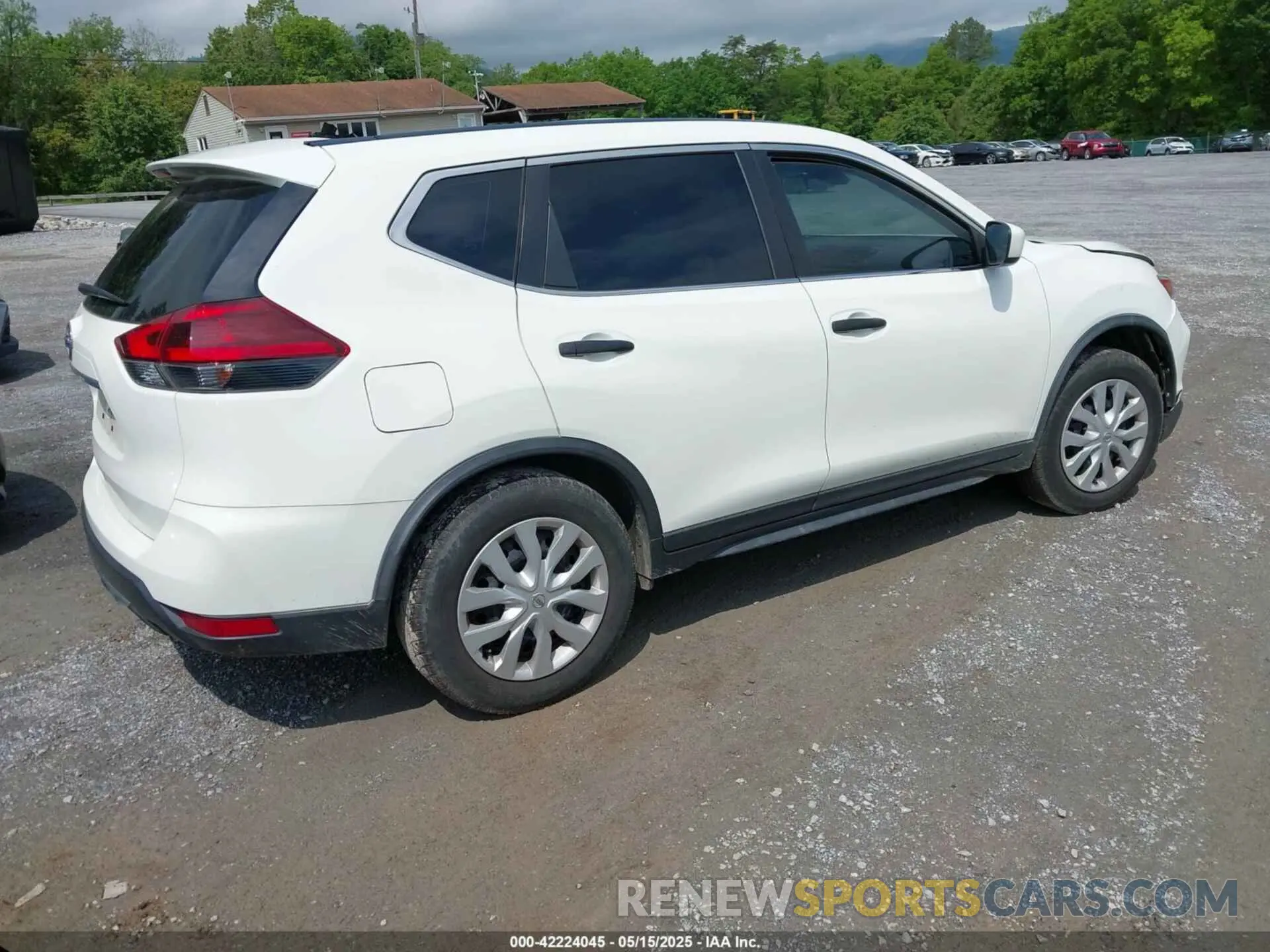 4 Photograph of a damaged car JN8AT2MT6LW036325 NISSAN ROGUE 2020