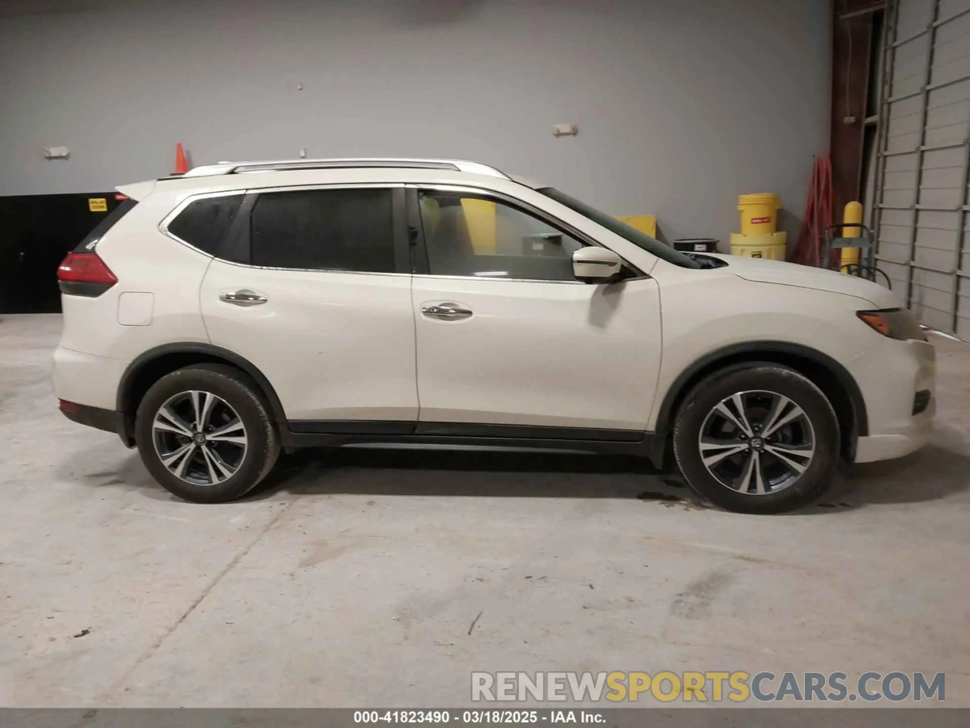 14 Photograph of a damaged car JN8AT2MT8LW005075 NISSAN ROGUE 2020