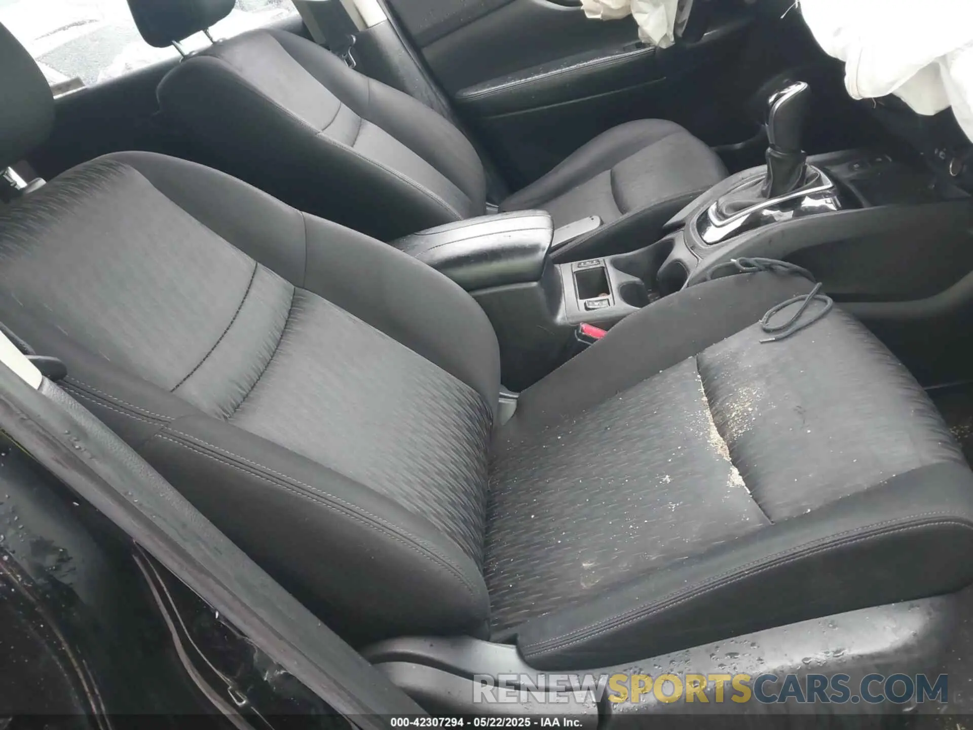 5 Photograph of a damaged car JN8AT2MT8LW012172 NISSAN ROGUE 2020
