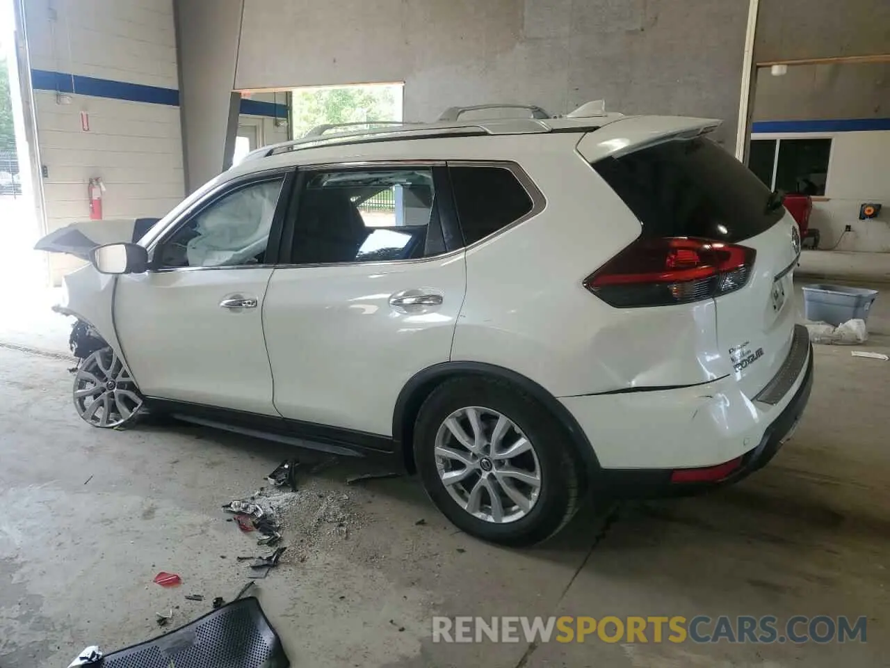 2 Photograph of a damaged car JN8AT2MT9LW004615 NISSAN ROGUE 2020
