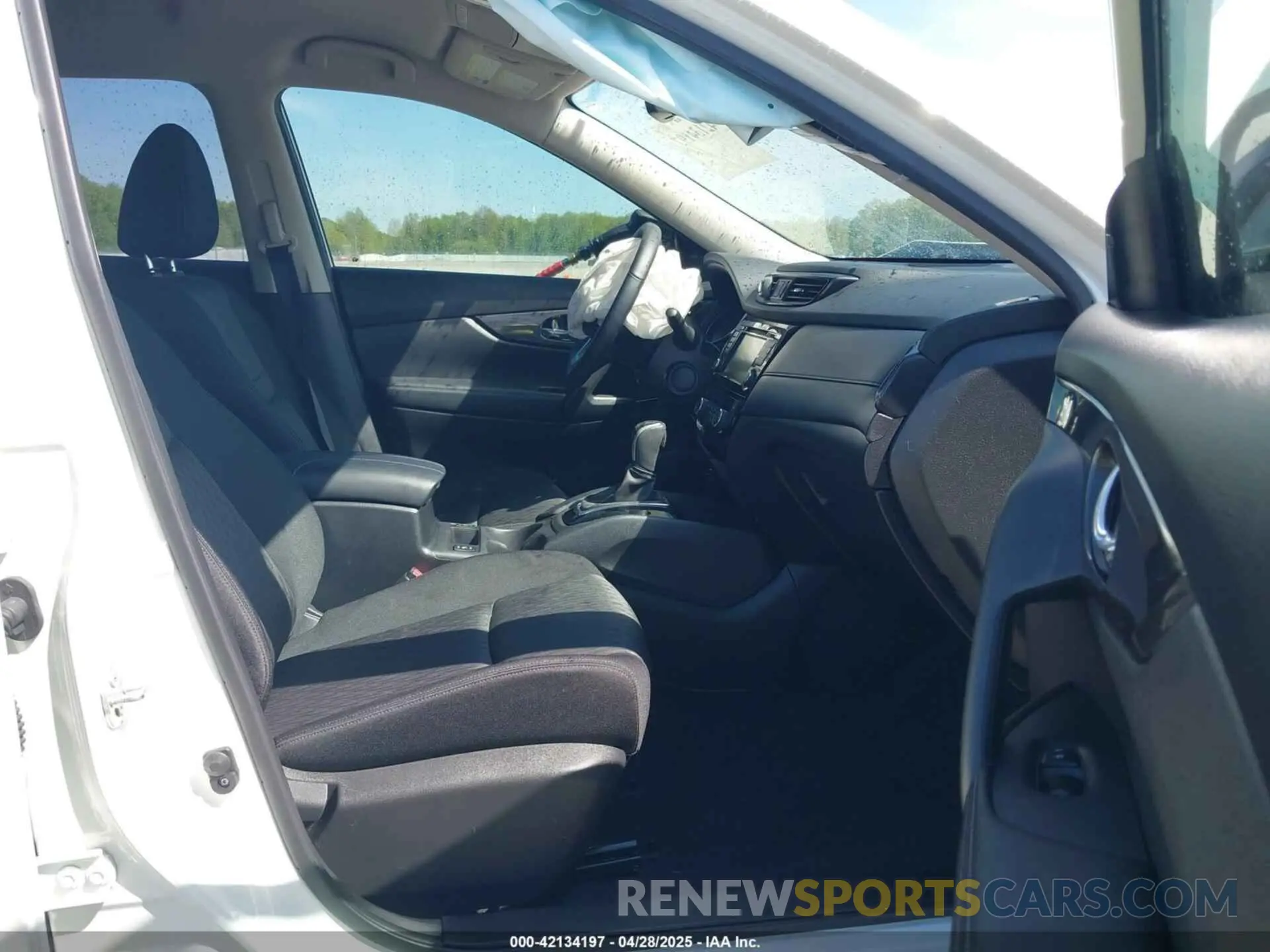 5 Photograph of a damaged car JN8AT2MT9LW013394 NISSAN ROGUE 2020
