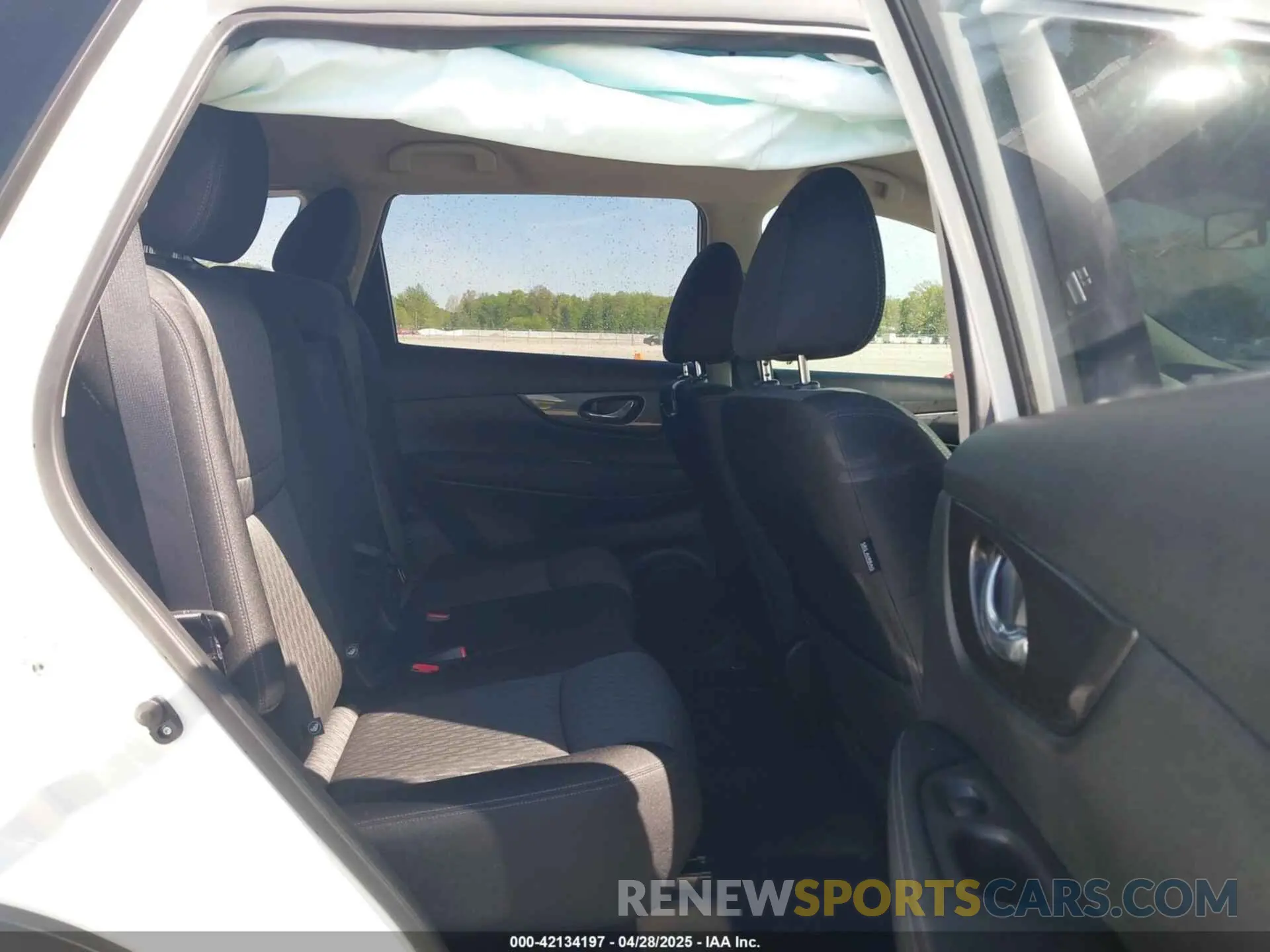 8 Photograph of a damaged car JN8AT2MT9LW013394 NISSAN ROGUE 2020