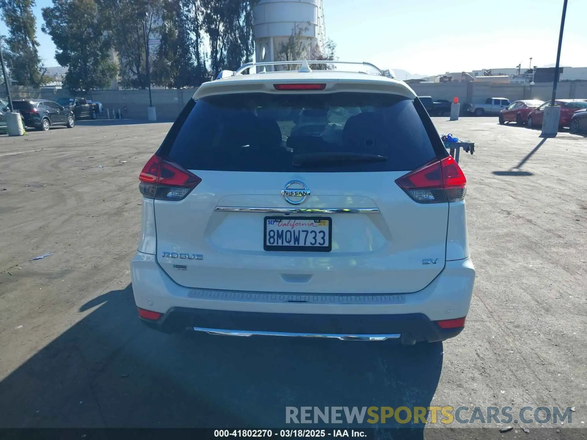 17 Photograph of a damaged car JN8AT2MTXLW002808 NISSAN ROGUE 2020