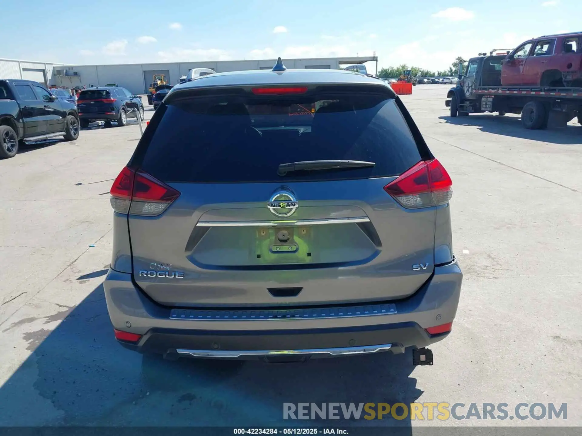 16 Photograph of a damaged car JN8AT2MTXLW004588 NISSAN ROGUE 2020