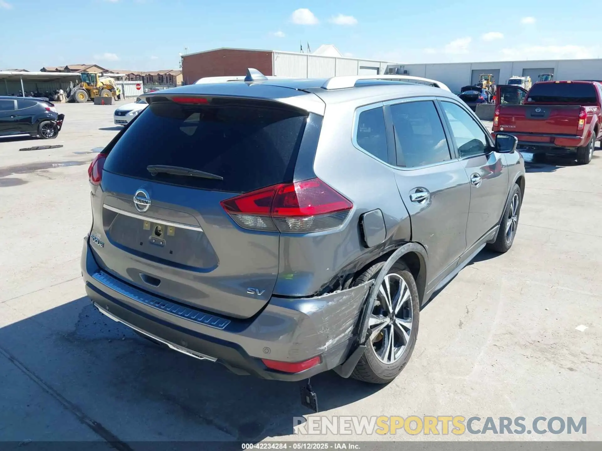 4 Photograph of a damaged car JN8AT2MTXLW004588 NISSAN ROGUE 2020