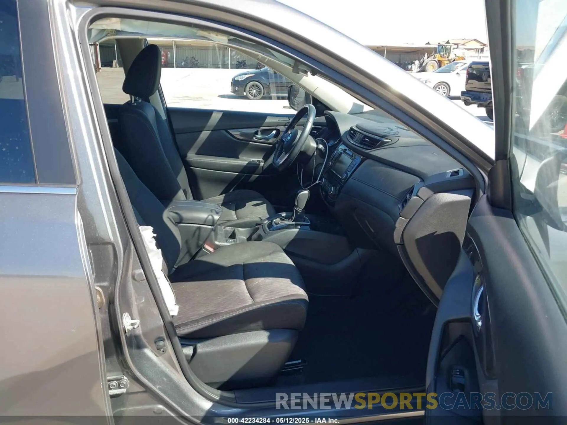 5 Photograph of a damaged car JN8AT2MTXLW004588 NISSAN ROGUE 2020
