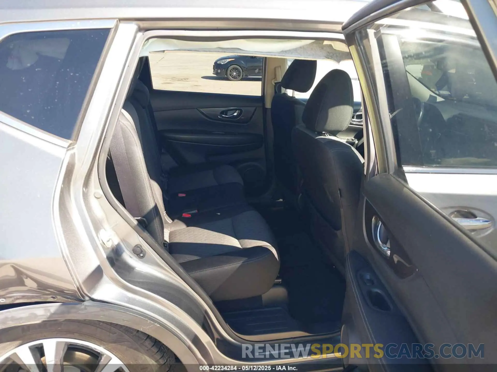 8 Photograph of a damaged car JN8AT2MTXLW004588 NISSAN ROGUE 2020
