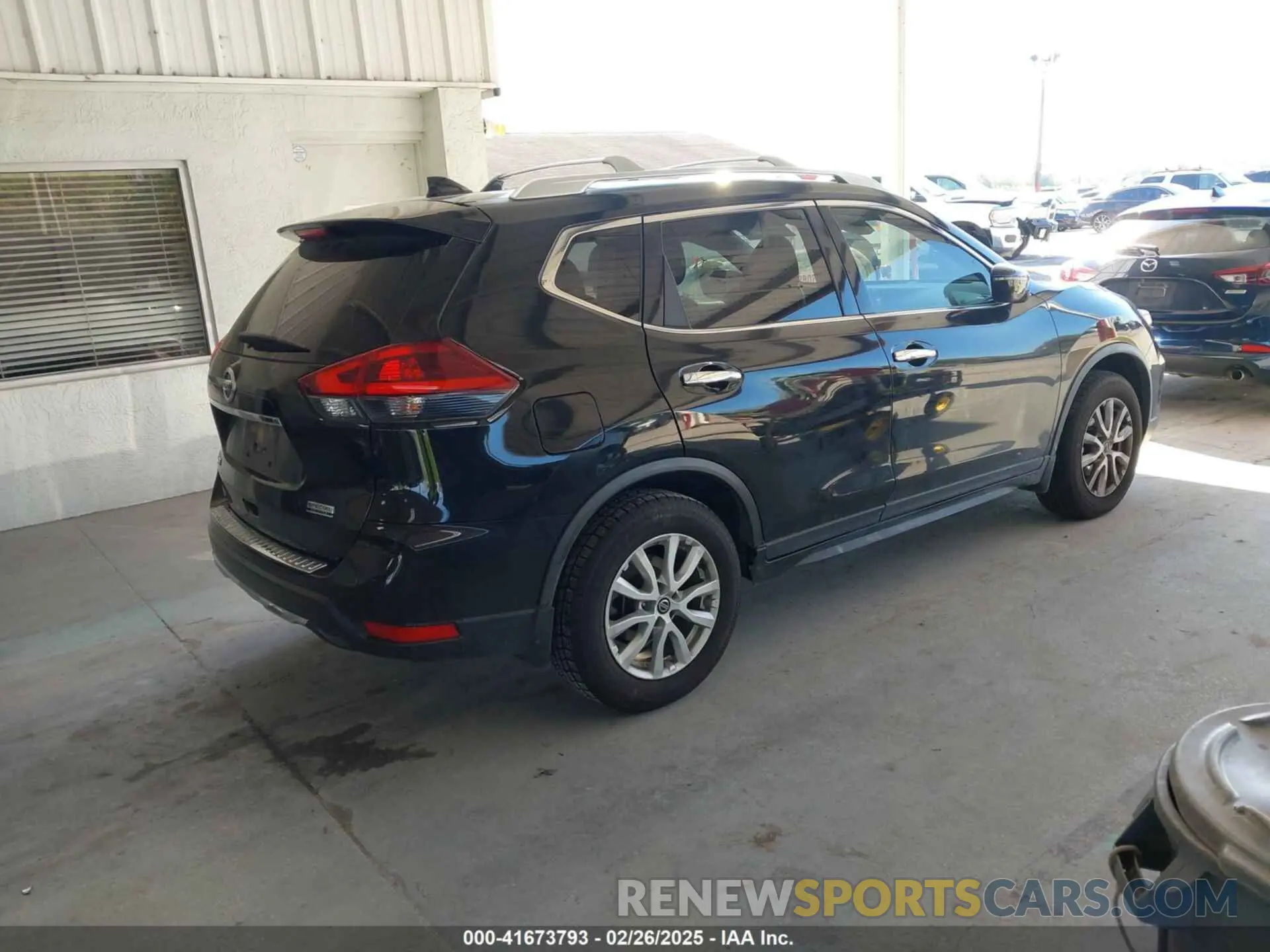 4 Photograph of a damaged car JN8AT2MTXLW007944 NISSAN ROGUE 2020