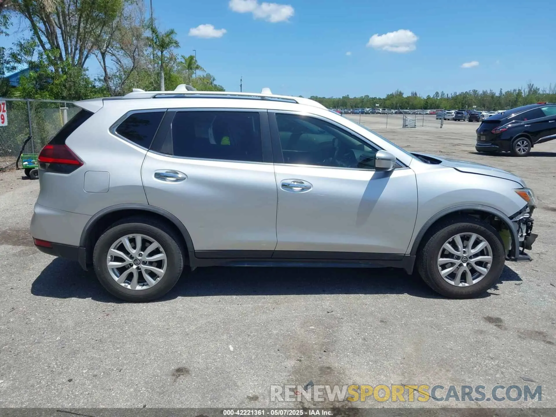 14 Photograph of a damaged car JN8AT2MTXLW013193 NISSAN ROGUE 2020