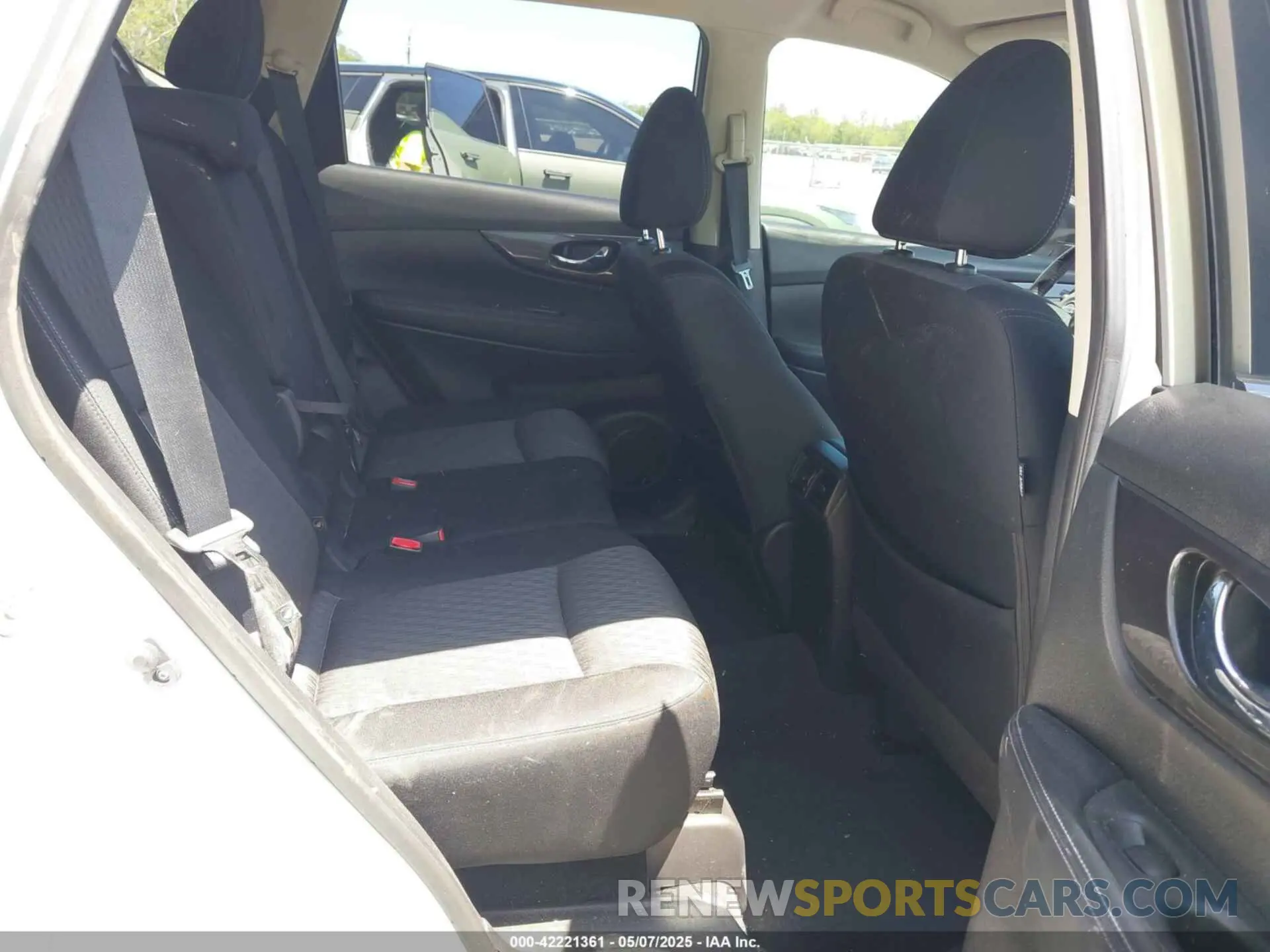 8 Photograph of a damaged car JN8AT2MTXLW013193 NISSAN ROGUE 2020