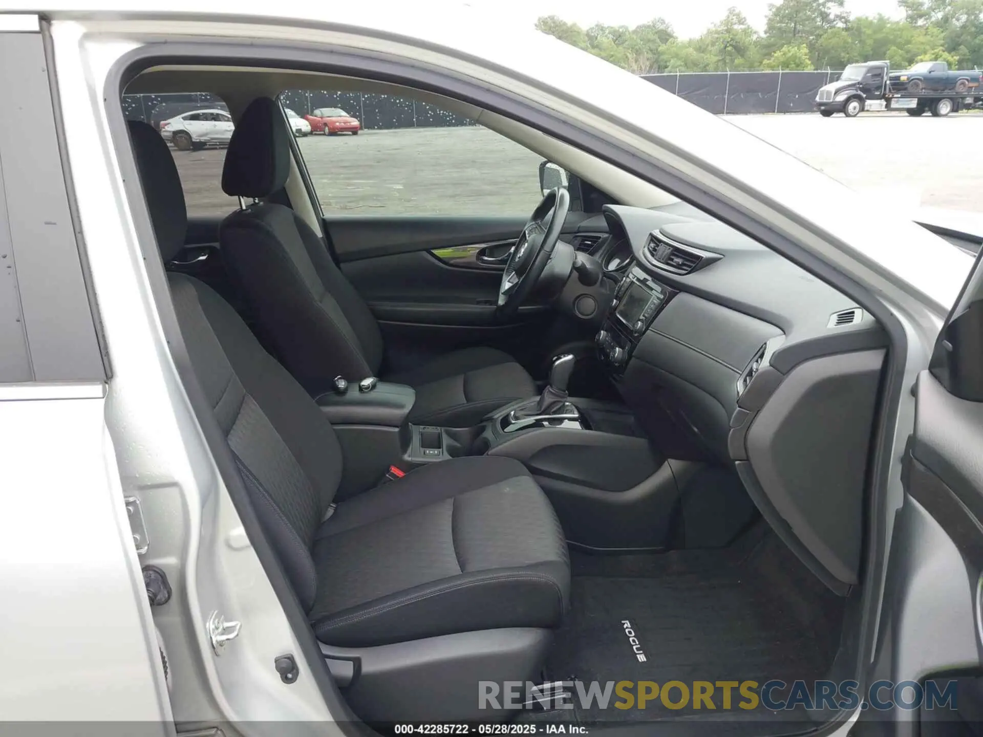 5 Photograph of a damaged car JN8AT2MTXLW018734 NISSAN ROGUE 2020