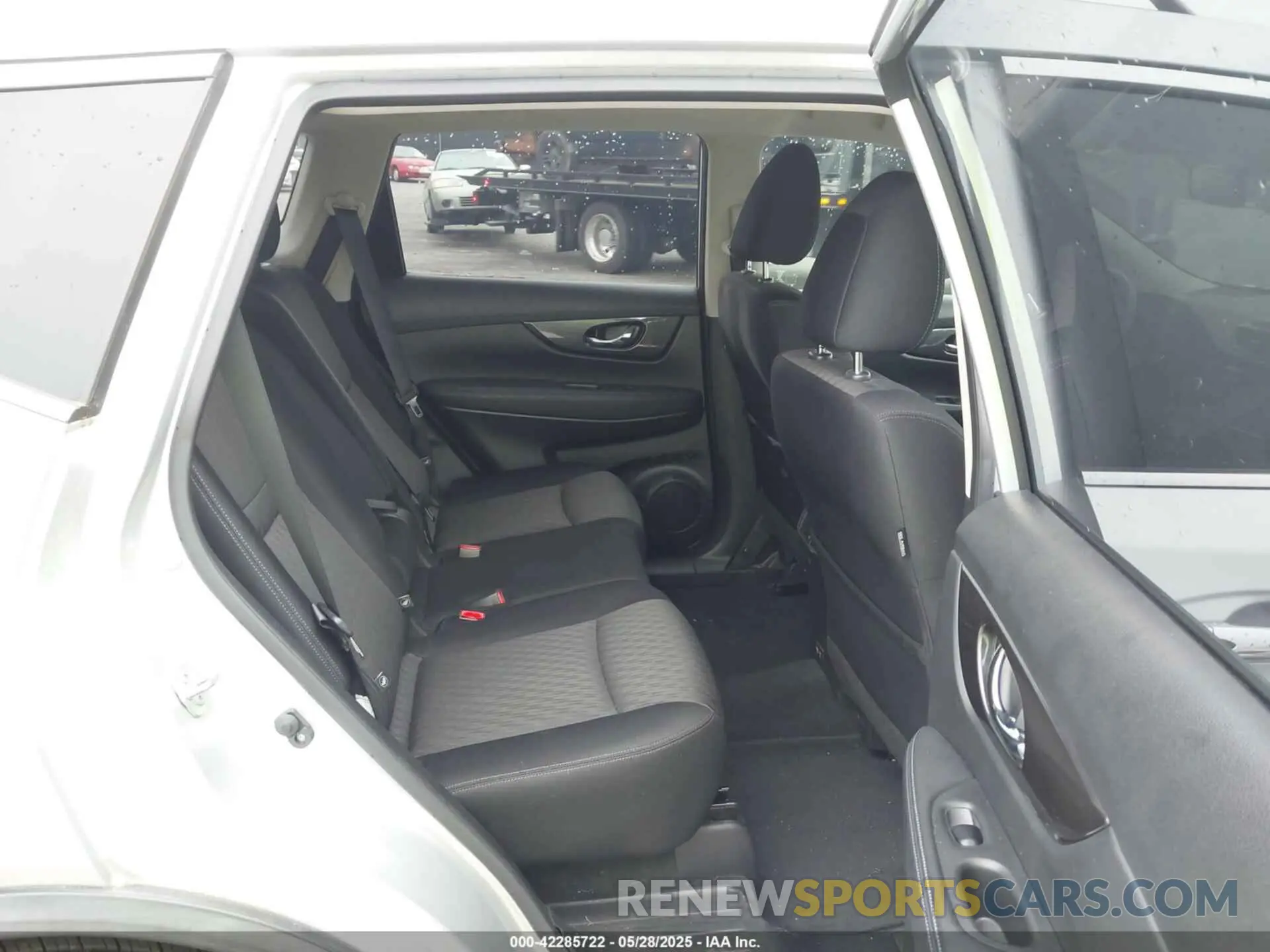 8 Photograph of a damaged car JN8AT2MTXLW018734 NISSAN ROGUE 2020