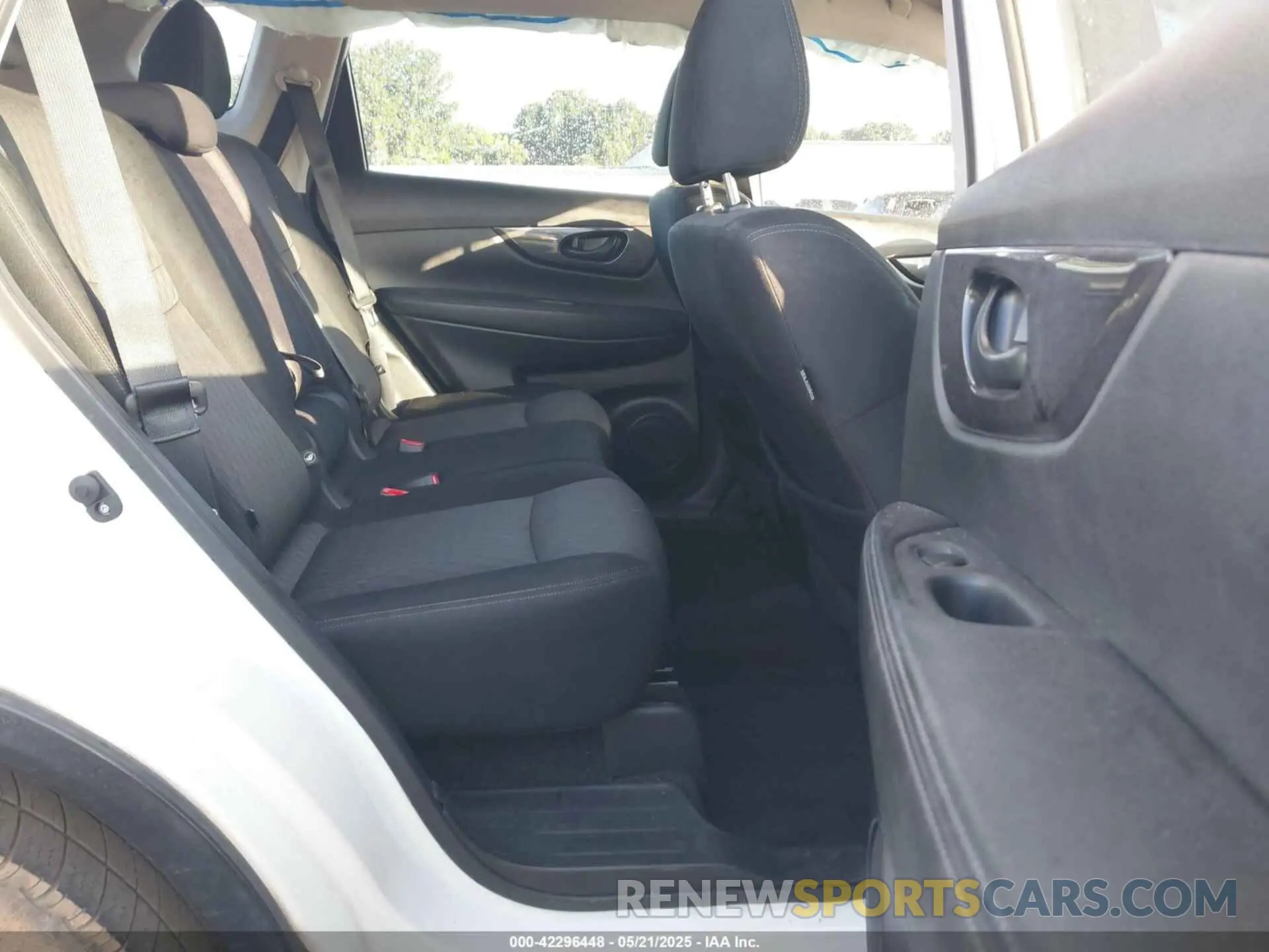 8 Photograph of a damaged car JN8AT2MTXLW030530 NISSAN ROGUE 2020