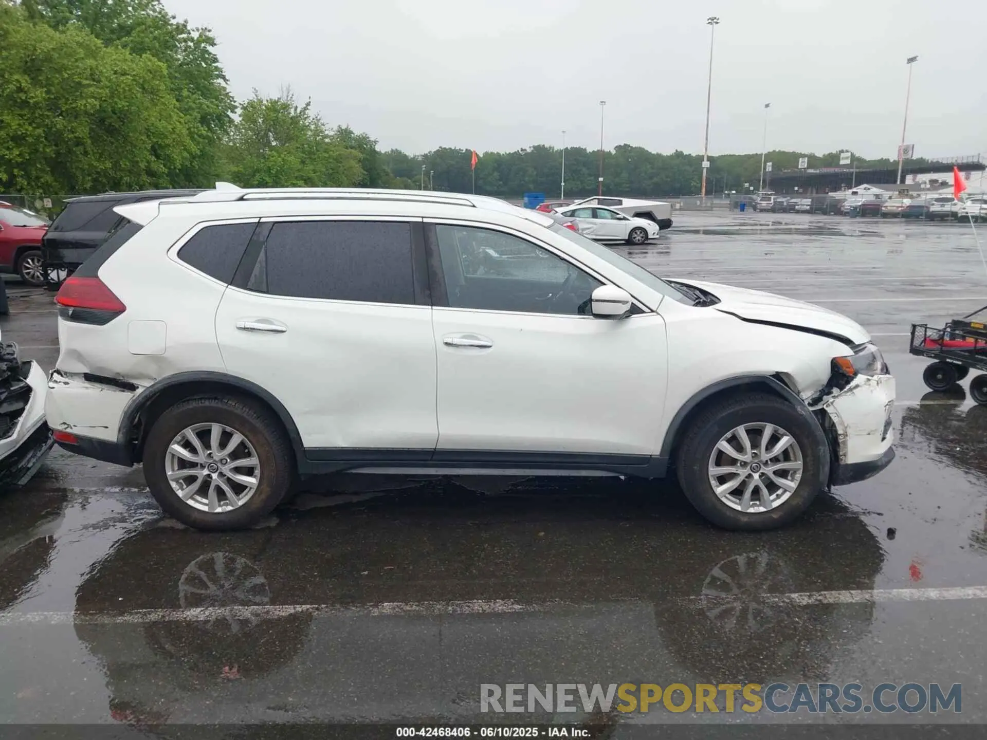 13 Photograph of a damaged car JN8AT2MV0LW108752 NISSAN ROGUE 2020