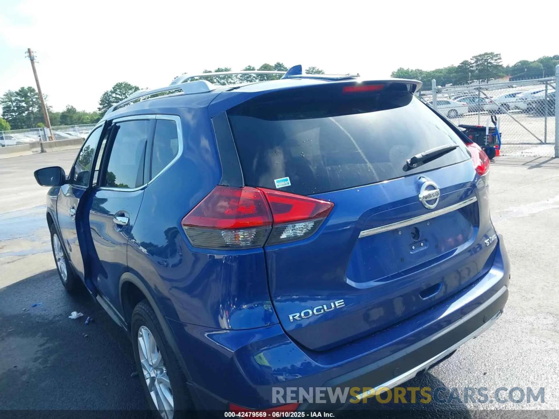 3 Photograph of a damaged car JN8AT2MV0LW133182 NISSAN ROGUE 2020