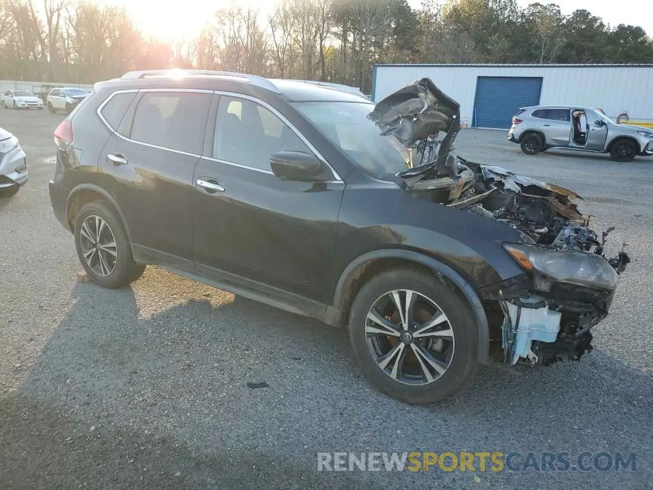 4 Photograph of a damaged car JN8AT2MV0LW141475 NISSAN ROGUE 2020
