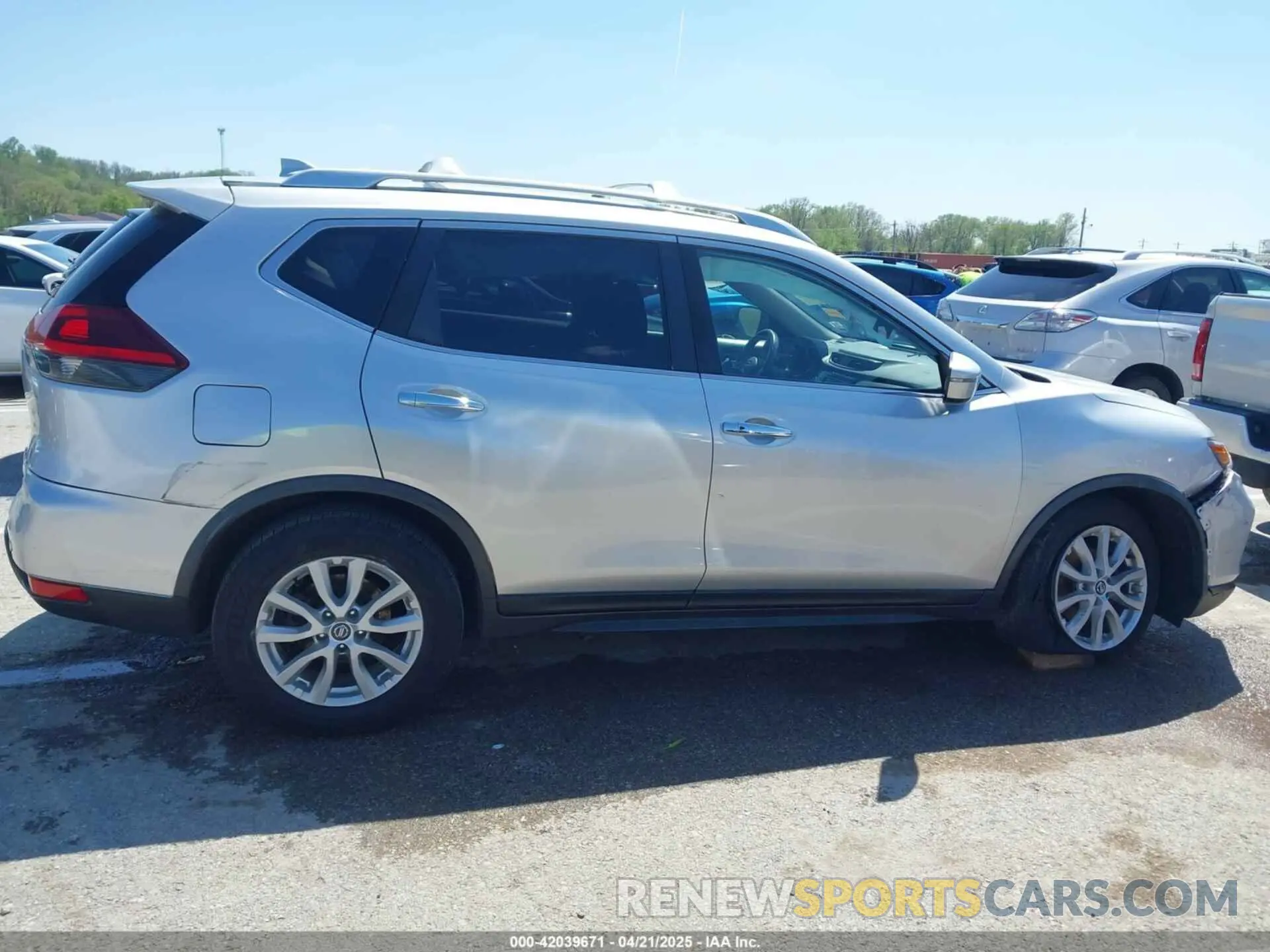 13 Photograph of a damaged car JN8AT2MV1LW100904 NISSAN ROGUE 2020