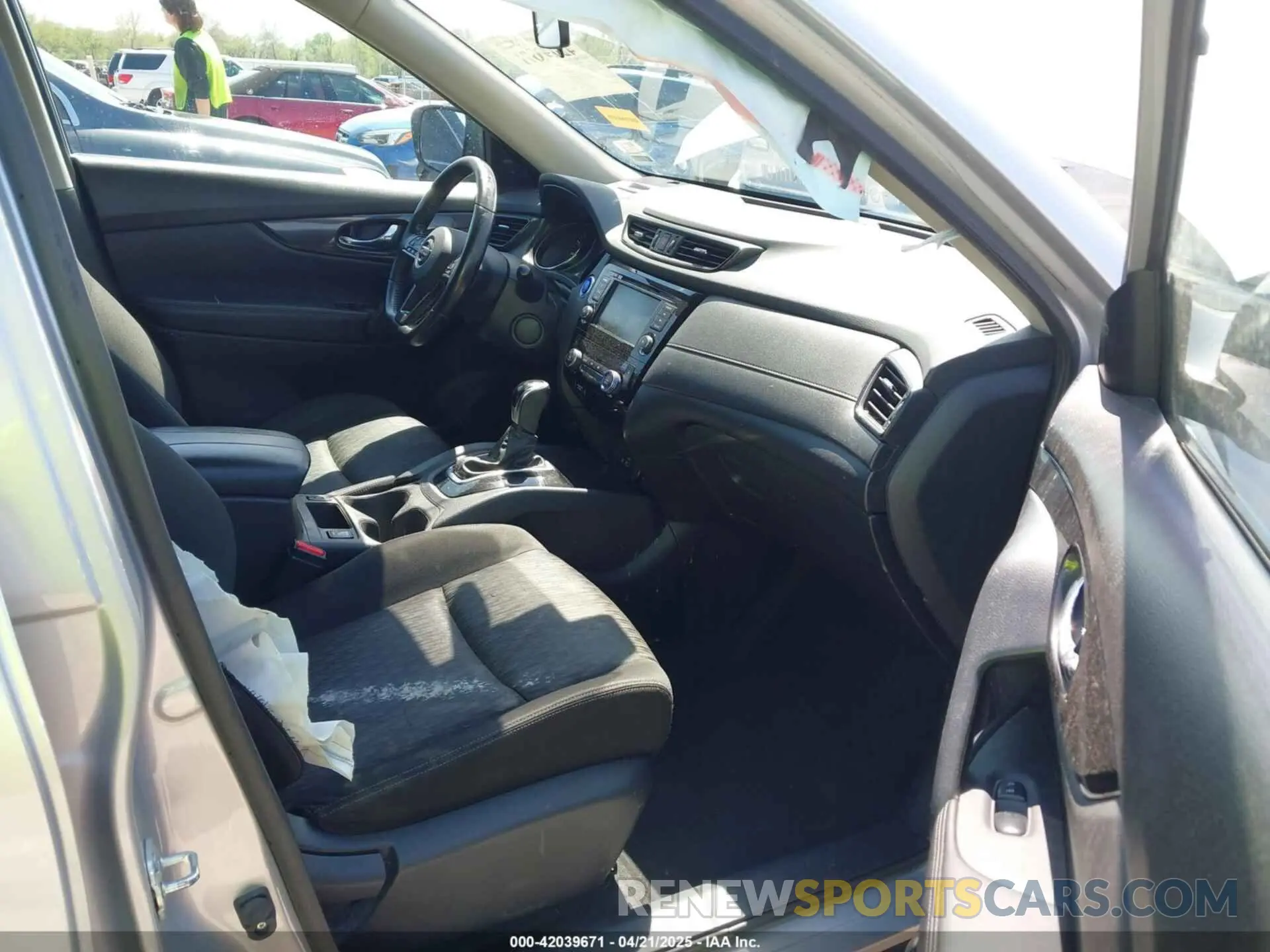 5 Photograph of a damaged car JN8AT2MV1LW100904 NISSAN ROGUE 2020