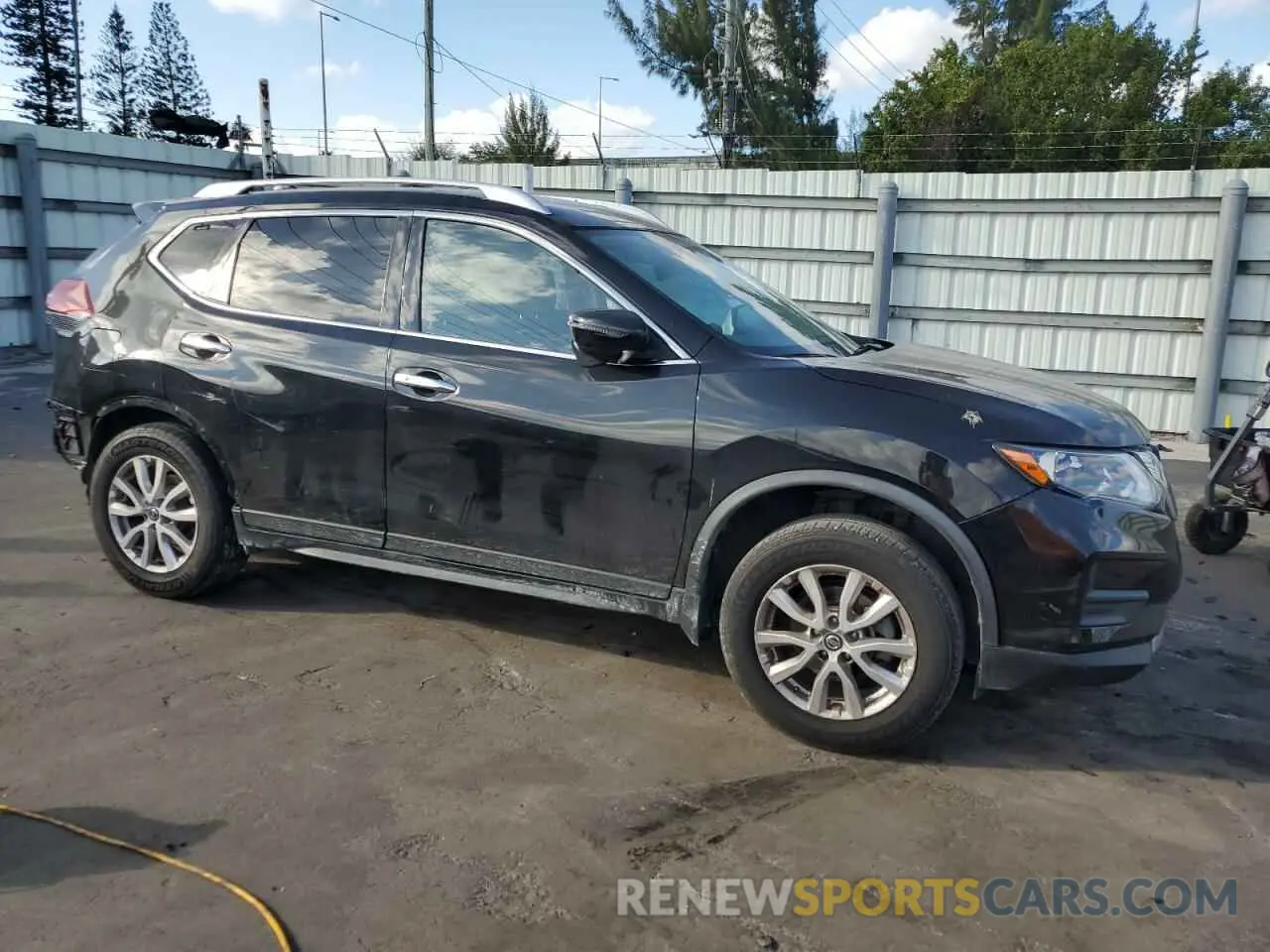 4 Photograph of a damaged car JN8AT2MV2LW117436 NISSAN ROGUE 2020
