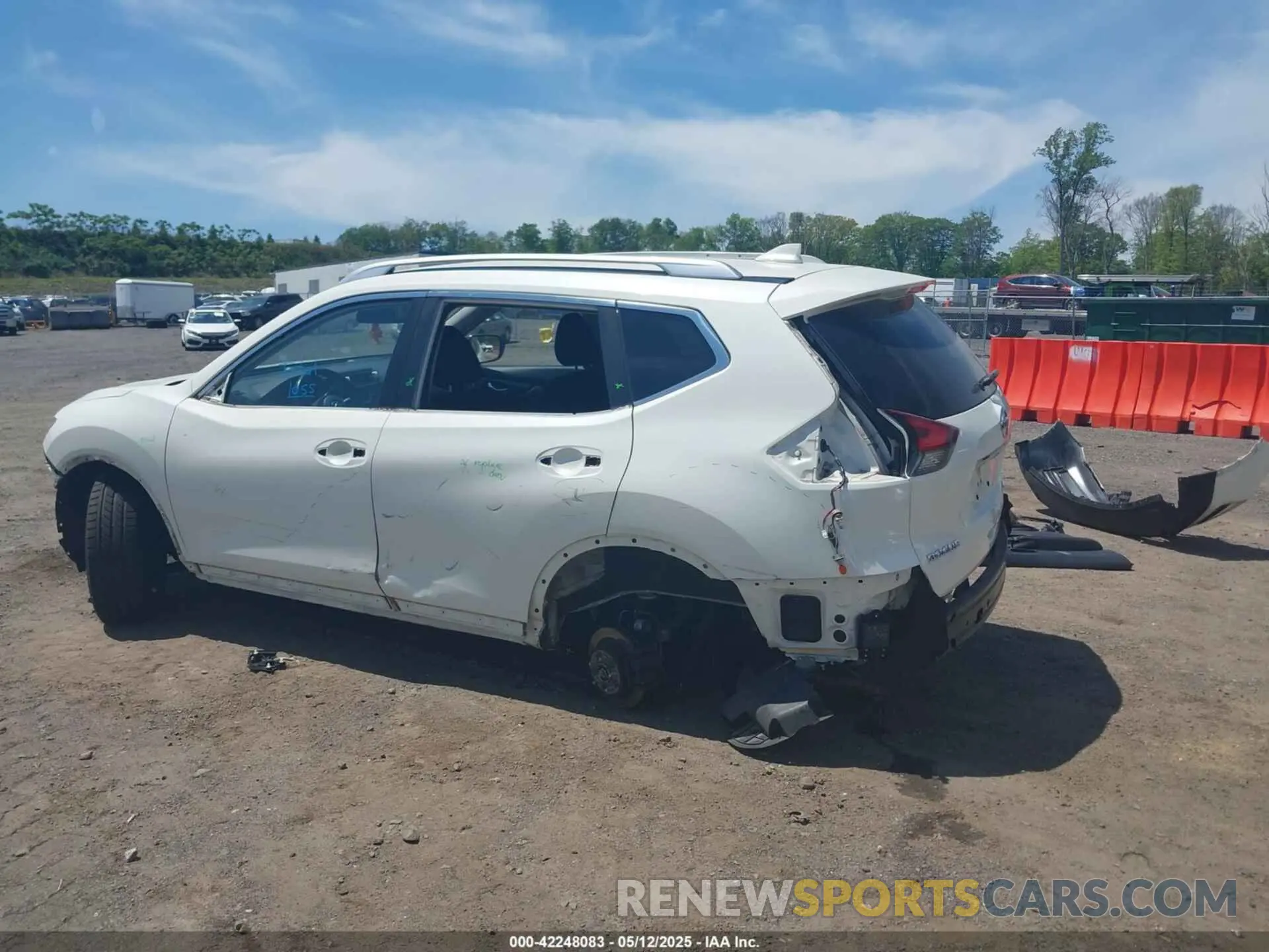 18 Photograph of a damaged car JN8AT2MV2LW136911 NISSAN ROGUE 2020