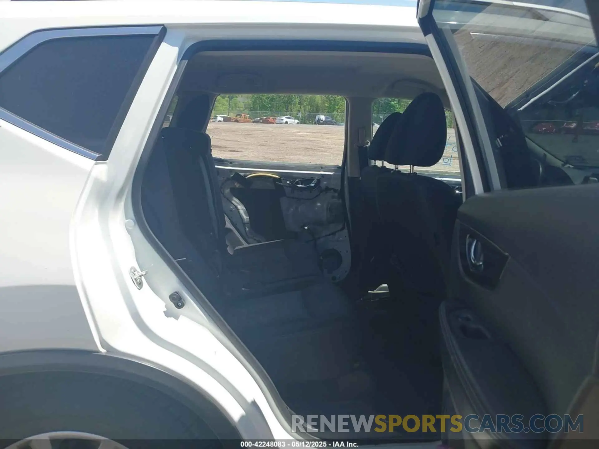 8 Photograph of a damaged car JN8AT2MV2LW136911 NISSAN ROGUE 2020