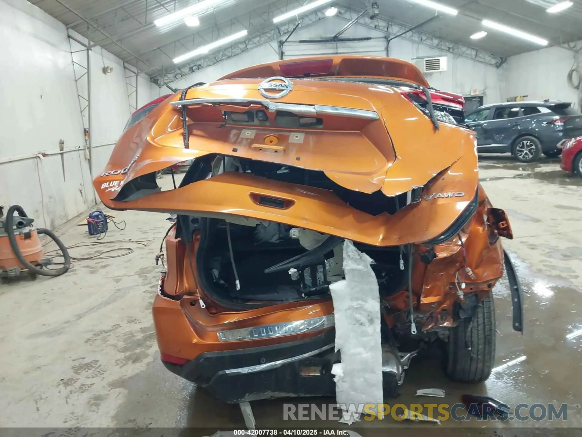 17 Photograph of a damaged car JN8AT2MV3LW104226 NISSAN ROGUE 2020